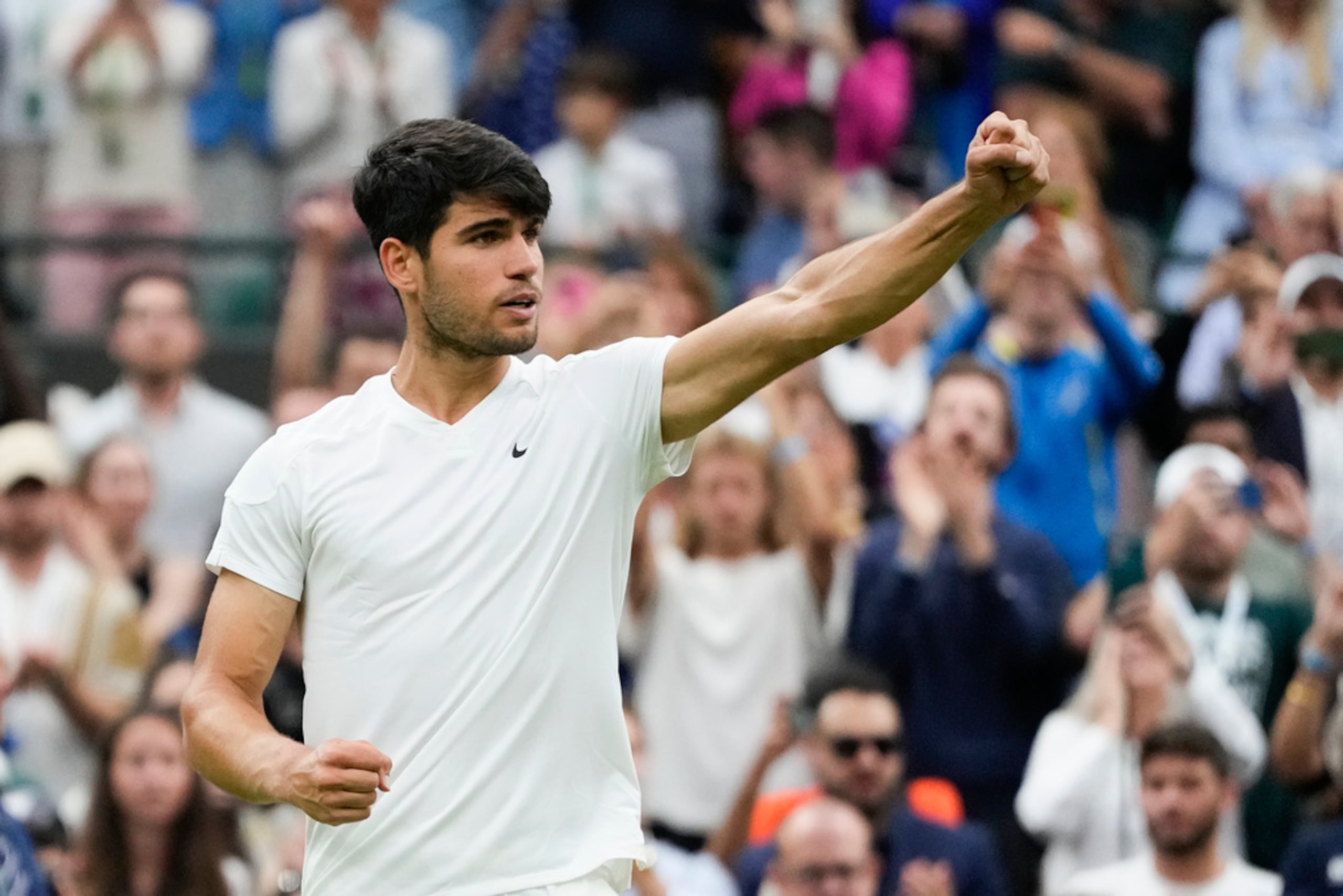 El español Carlos Alcaraz intenta ganar Wimbledon por segundo año seguido.