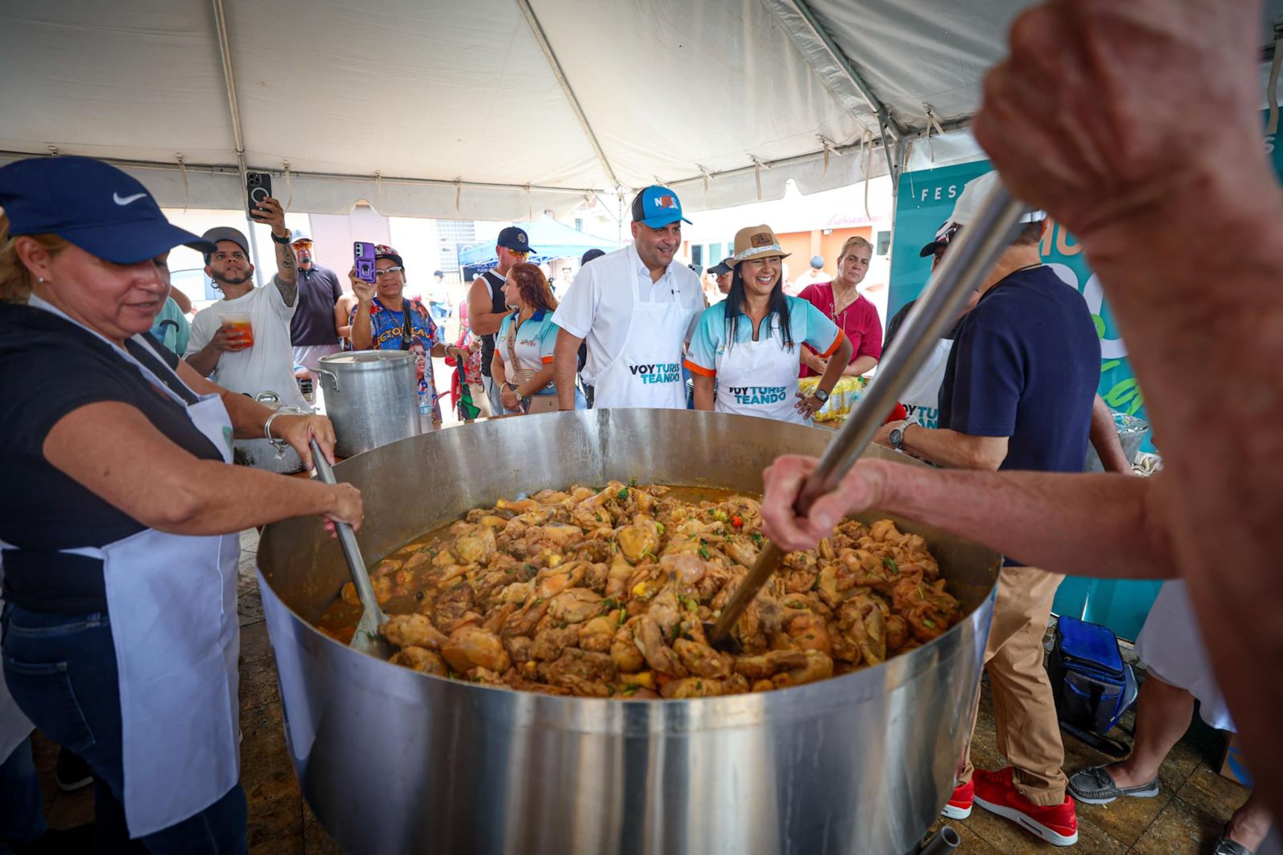 El domingo es el Festival del Fricasé de Naranjito y además de la oferta de entretenimiento y gastronómica, uno de los atractivos en el enorme fricasé que se confeccionará en la plaza pública.