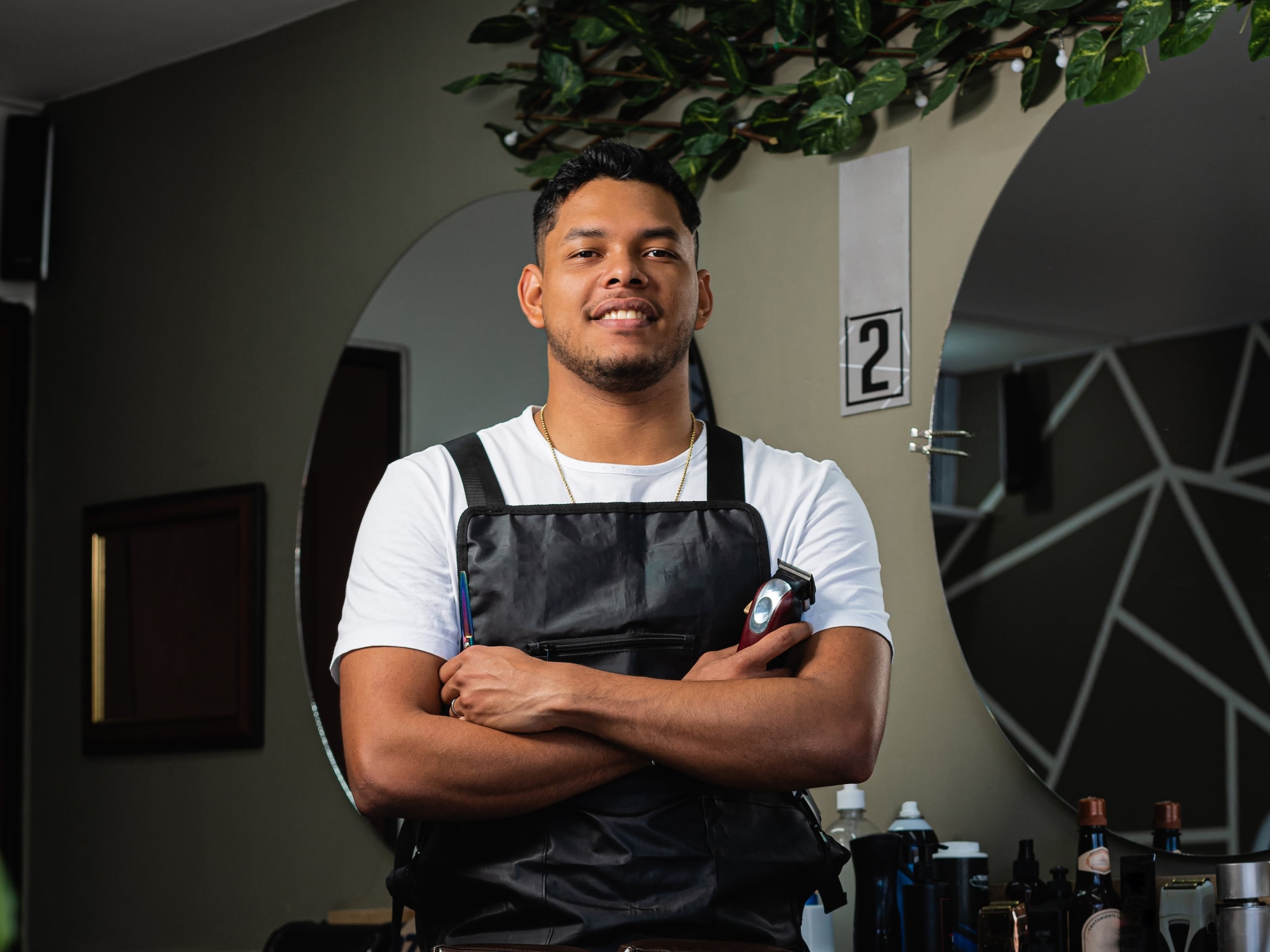 Intertec adiestra a jóvenes y adultos en áreas técnicas y de altas destrezas que existe en áreas ocupacionales relacionadas con la salud, estética, cosmetología, barbería y las industrias de alimentos, restaurantes y turismo.