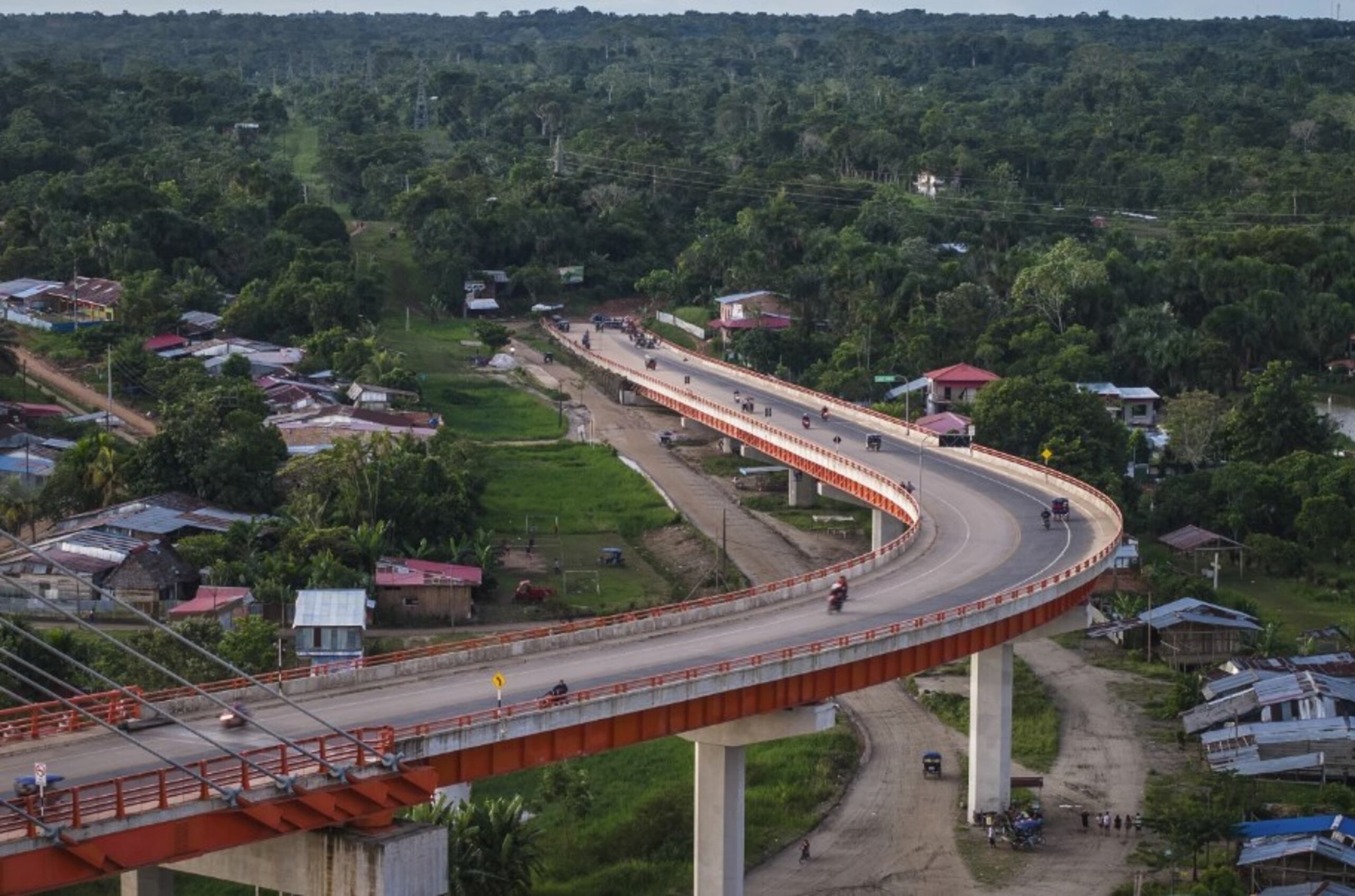 “La carretera nos va a matar”, dijo Everest Ochoa, miembro del grupo indígena Maijuna que vive en la Amazonía peruana, a The Associated Press.