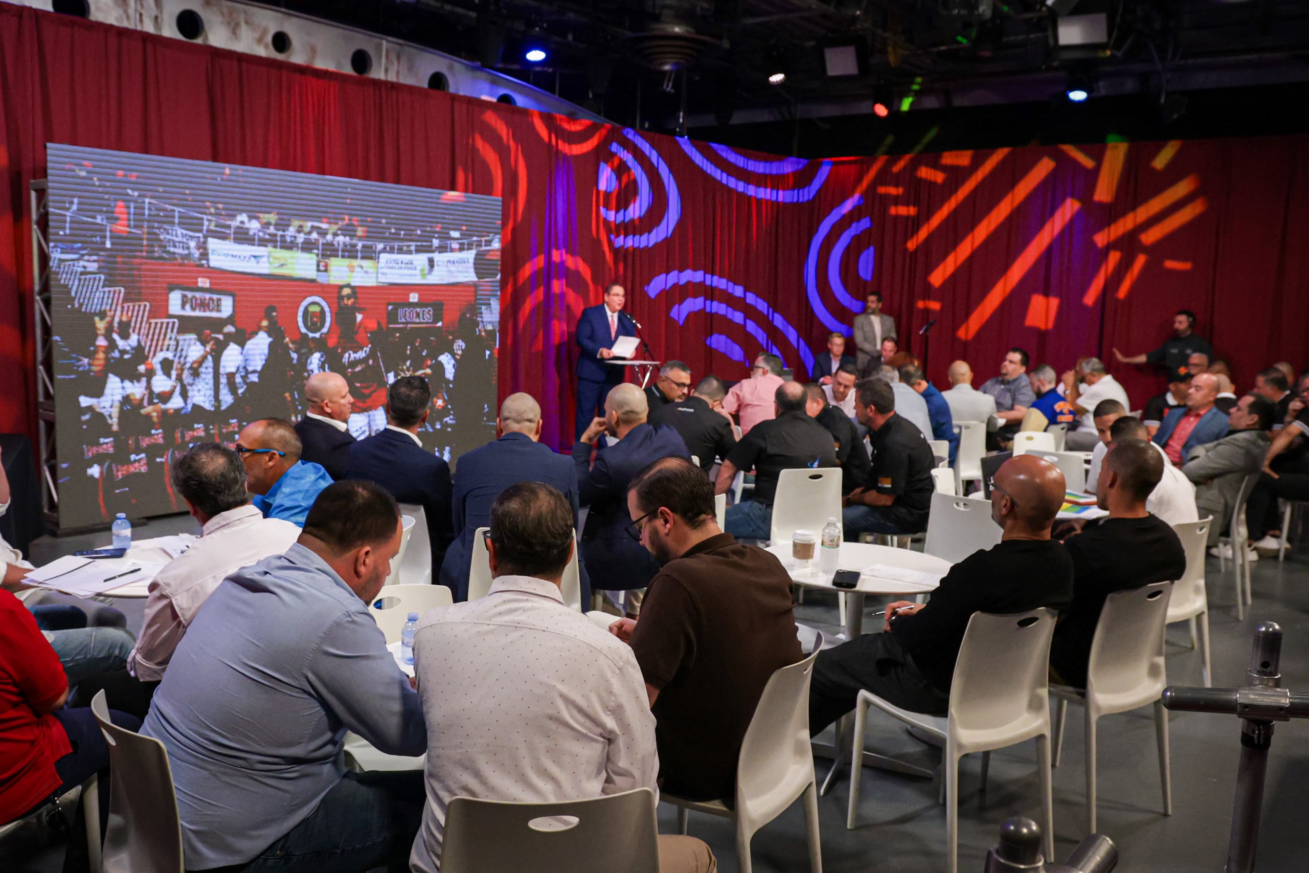 El sorteo de jugadores de nuevo ingreso se llevó a cabo en el estudio de Telemundo.