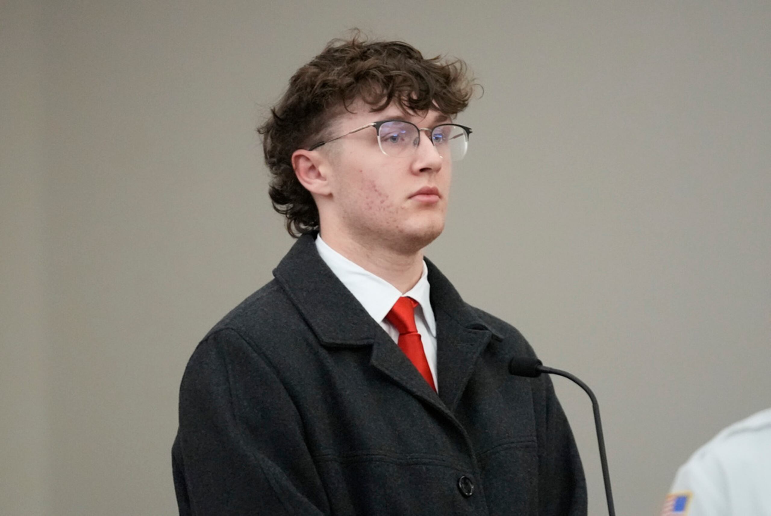 Easton Randall, uno de las acusados de atrapar a un hombre para imitar una tendencia en TikTok, en el tribunal en Worcester, Massachusetts, el 16 de enero del 2025.