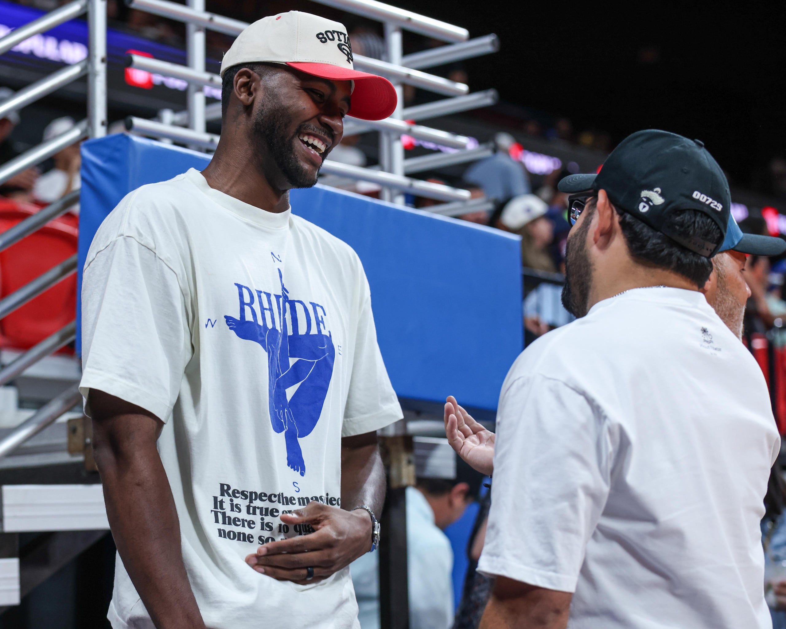 Maurice "Moe" Harkless aquí de espectador durante un partido entre los Criollos de Caguas y los Cangrejeros de Santurce en el Coliseo Roberto Clemente.