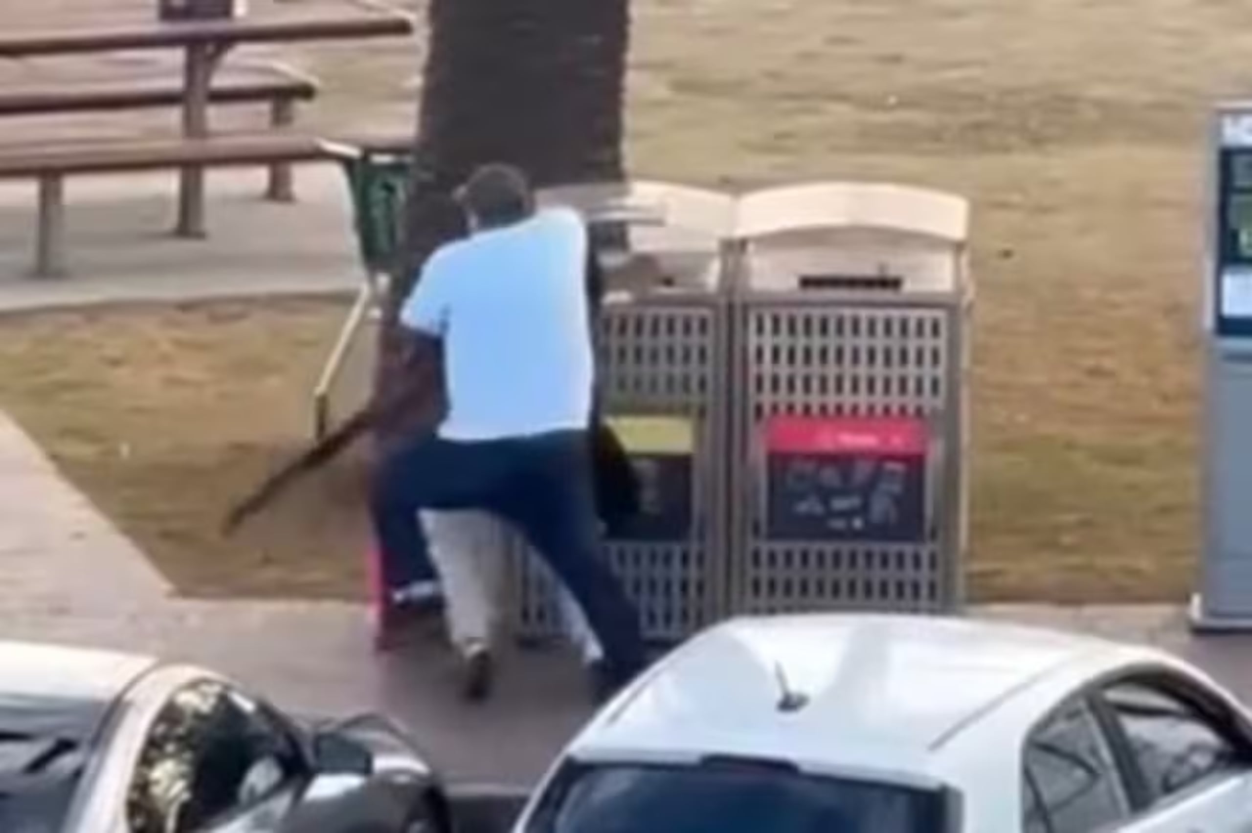 Un hombre enfrentó a uno de los tiradores en ataque terrorista en Australia.