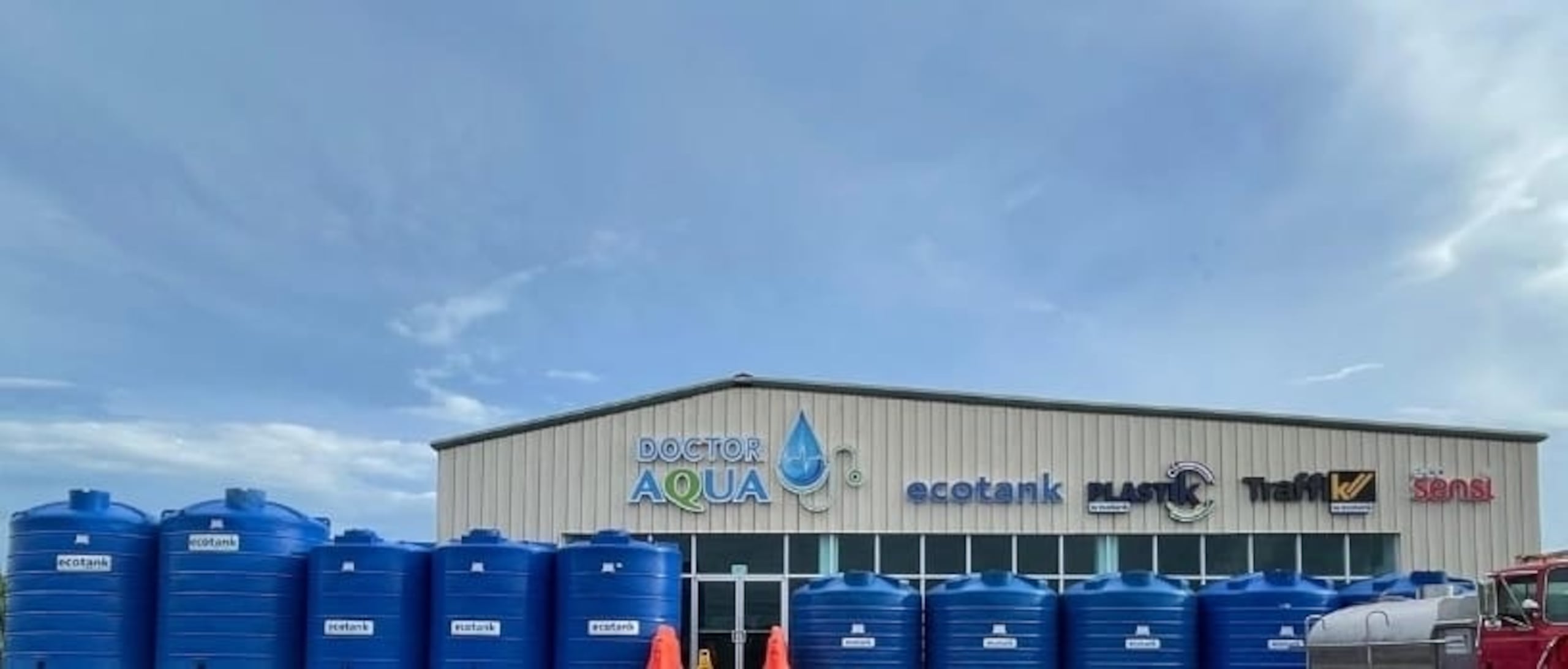 El equipo especializado de Doctor Aqua ofrece orientación personalizada y evalúa factores como el espacio disponible, la cantidad de usuarios, el consumo estimado y la capacidad de la reserva requerida de acuerdo con cada necesidad.