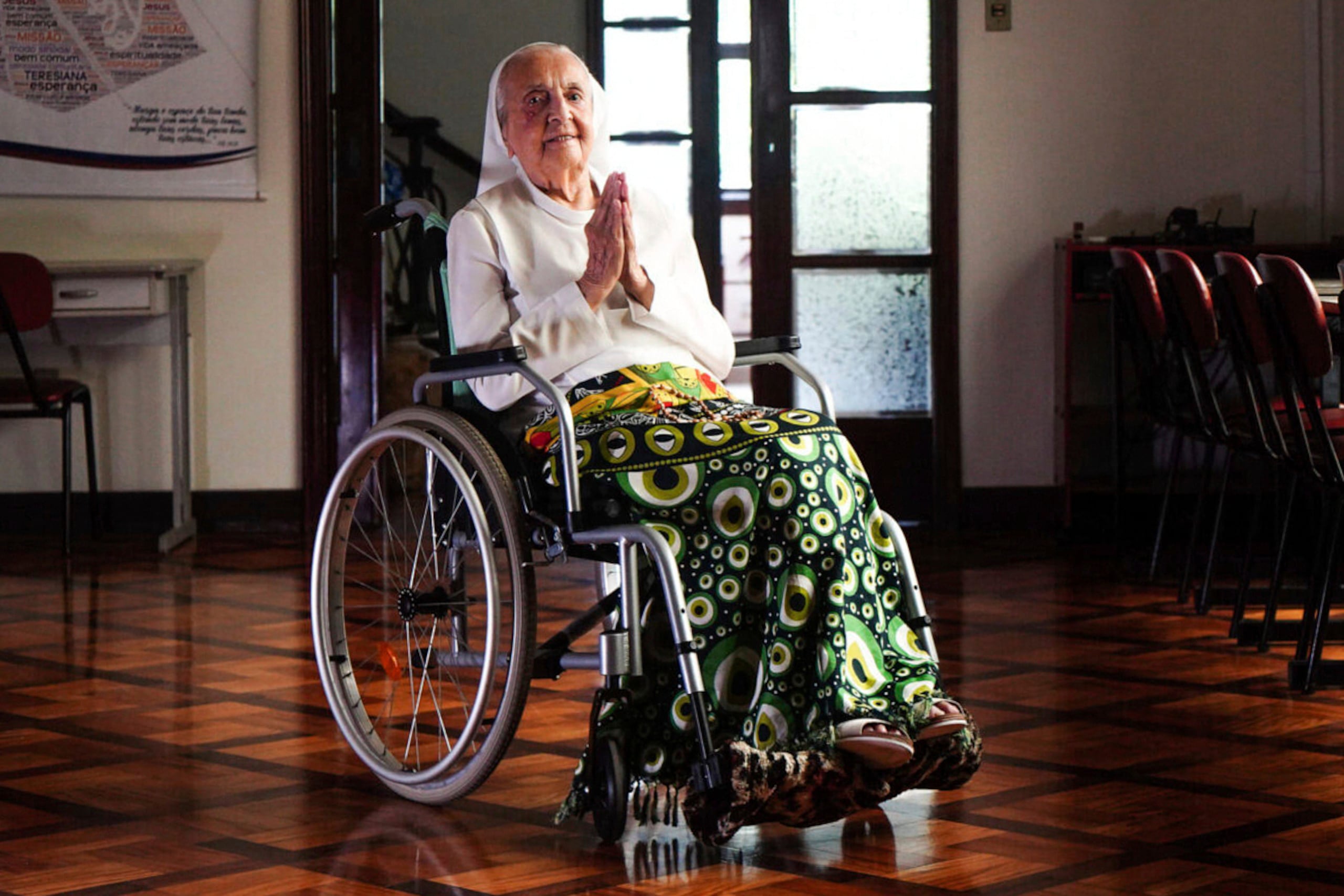 Foto de LongeviQuest, que muestra a la hermana Inah Canabarro, en ese entonces de 115 años, en Porto Alegre, Brasil, el 16 de febrero del 2024. (Carlos Macedo/LongeviQuest, via AP)