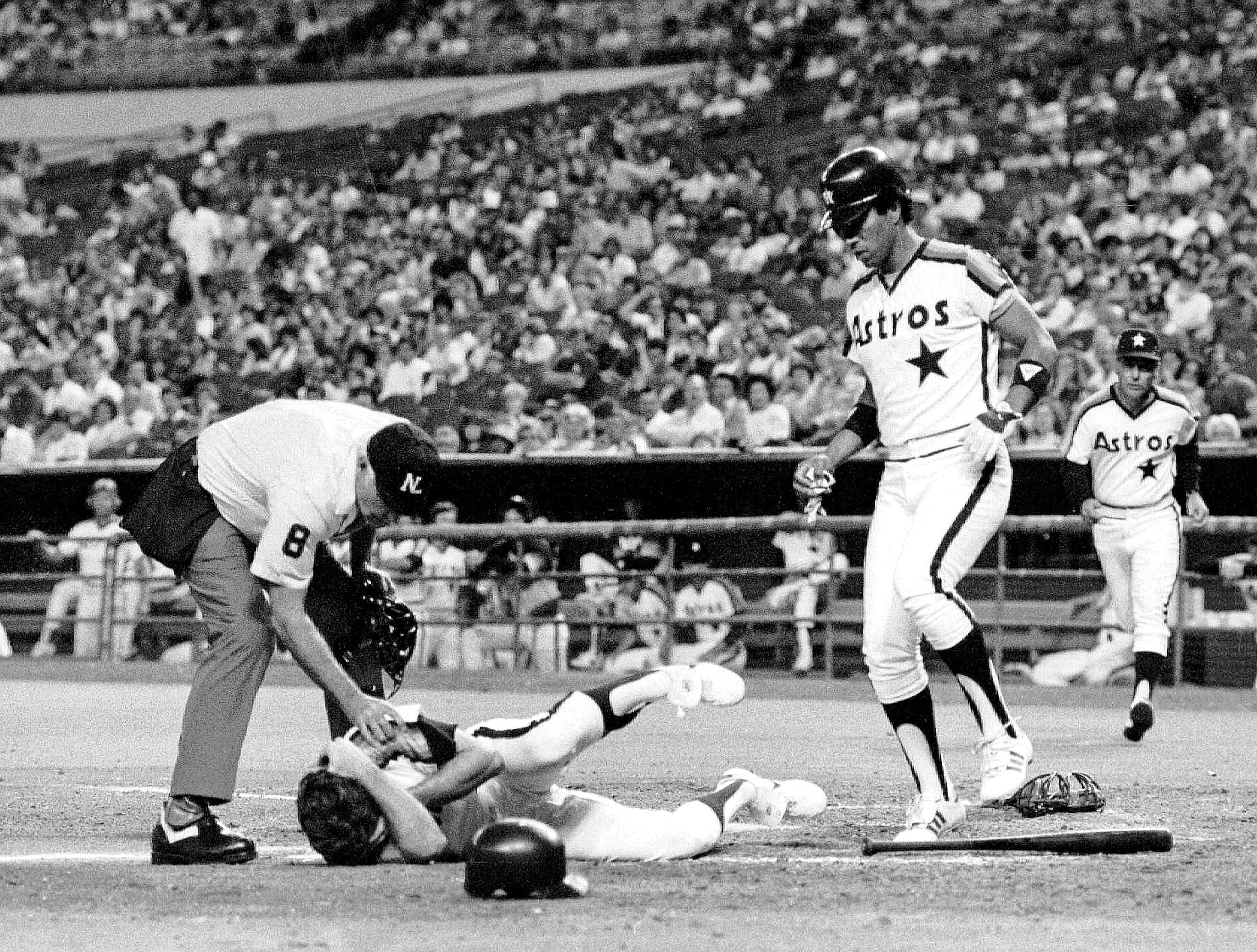 El lanzador de los Mets de Nueva York le pegó al boricua Dickie Thon un abril 9 de 1984. (AP Photo/F. Carter Smith)
-----