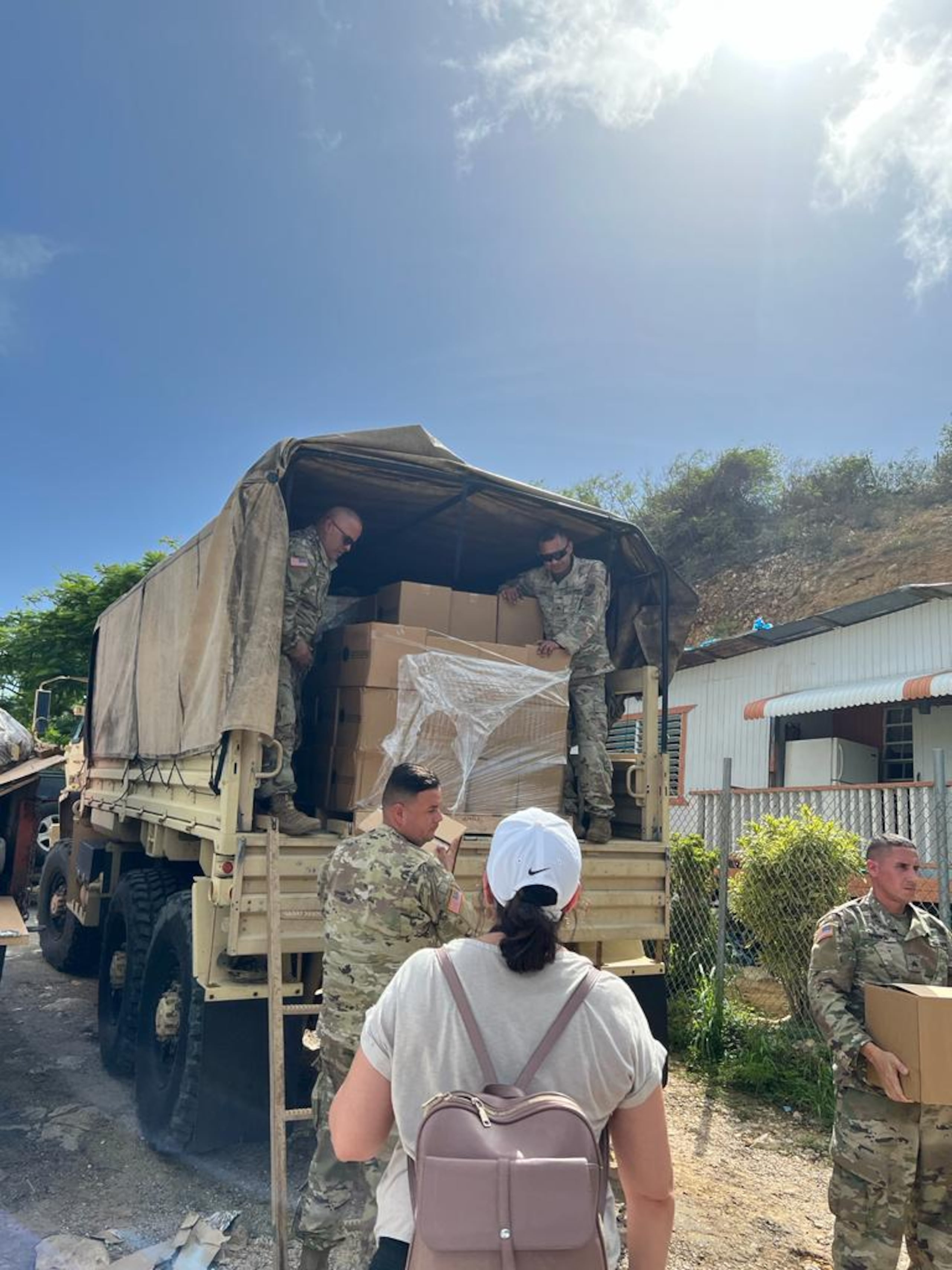 En caso de que fuera necesario, señaló que también asistirían en el despeje de carreteras, distribución de combustible, control de tráfico y otras tareas de apoyo a la Autoridad de Acueductos y Alcantarillados.