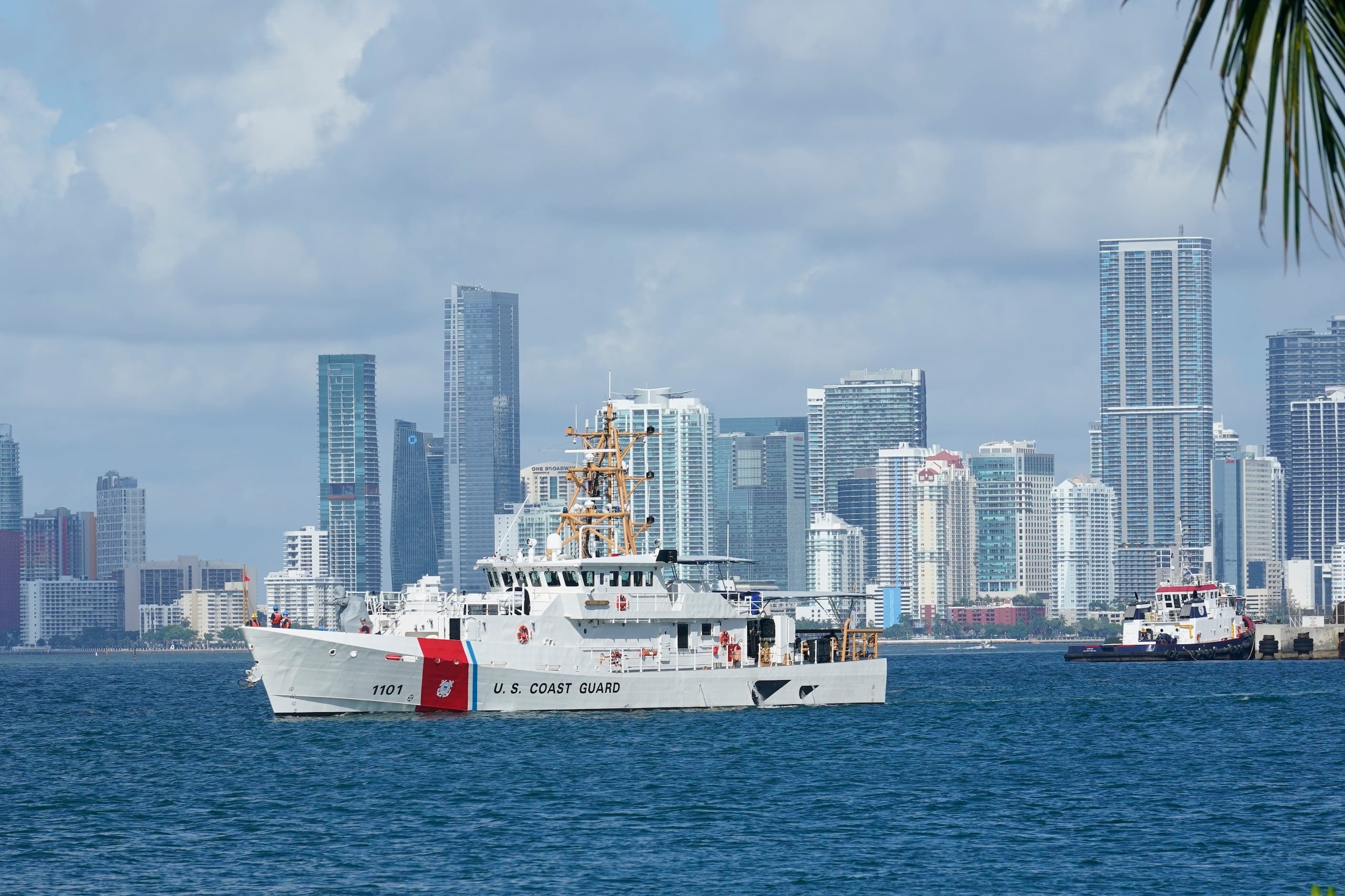 Alrededor de las 11:16 a.m., las autoridades de Miami Beach recibieron varias llamadas informando sobre un accidente náutico.