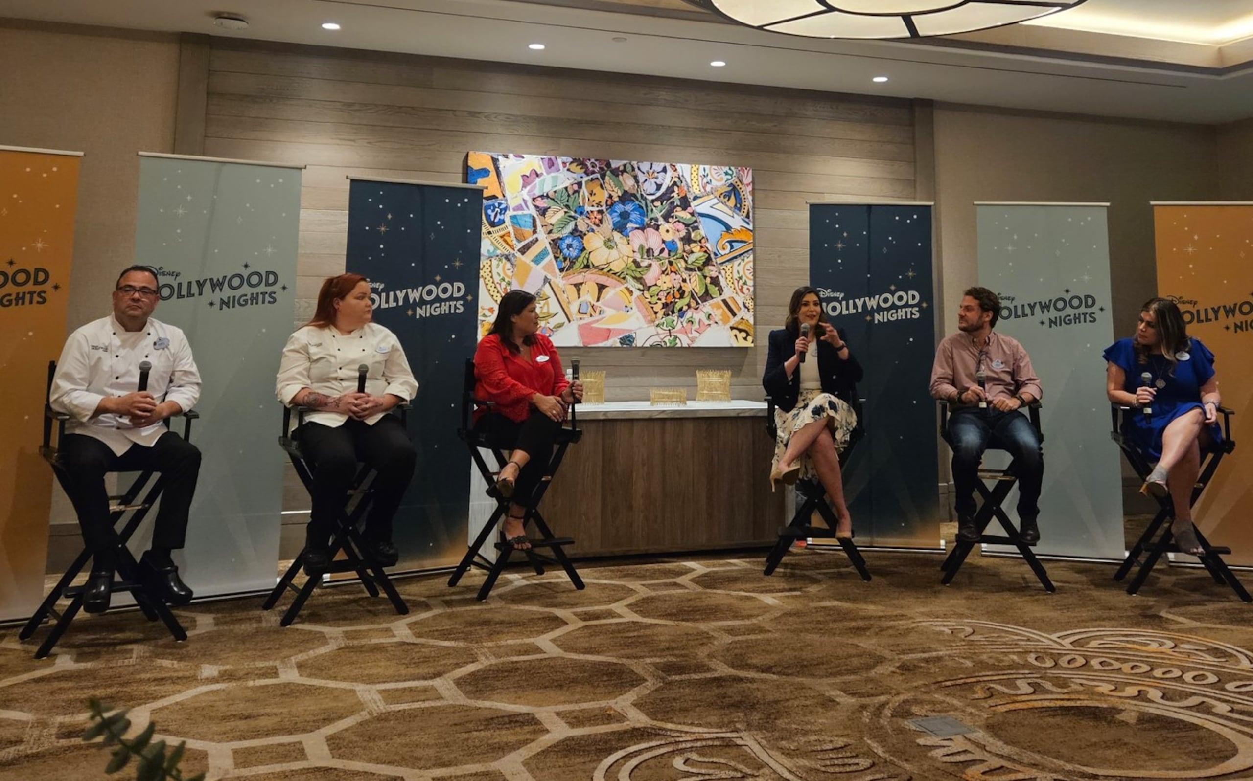 Desde la izquierda: El chef Axel Martínez, la chef Amanda Porcuna, Sarah Domenech (directora de relaciones públicas de Walt Disney World Resort), Ana McCarthy (product strategy manager), Nick Regueiro (marketing strategy manager) y Katrina Mena (productora creativa de Disney Live Entertainment)