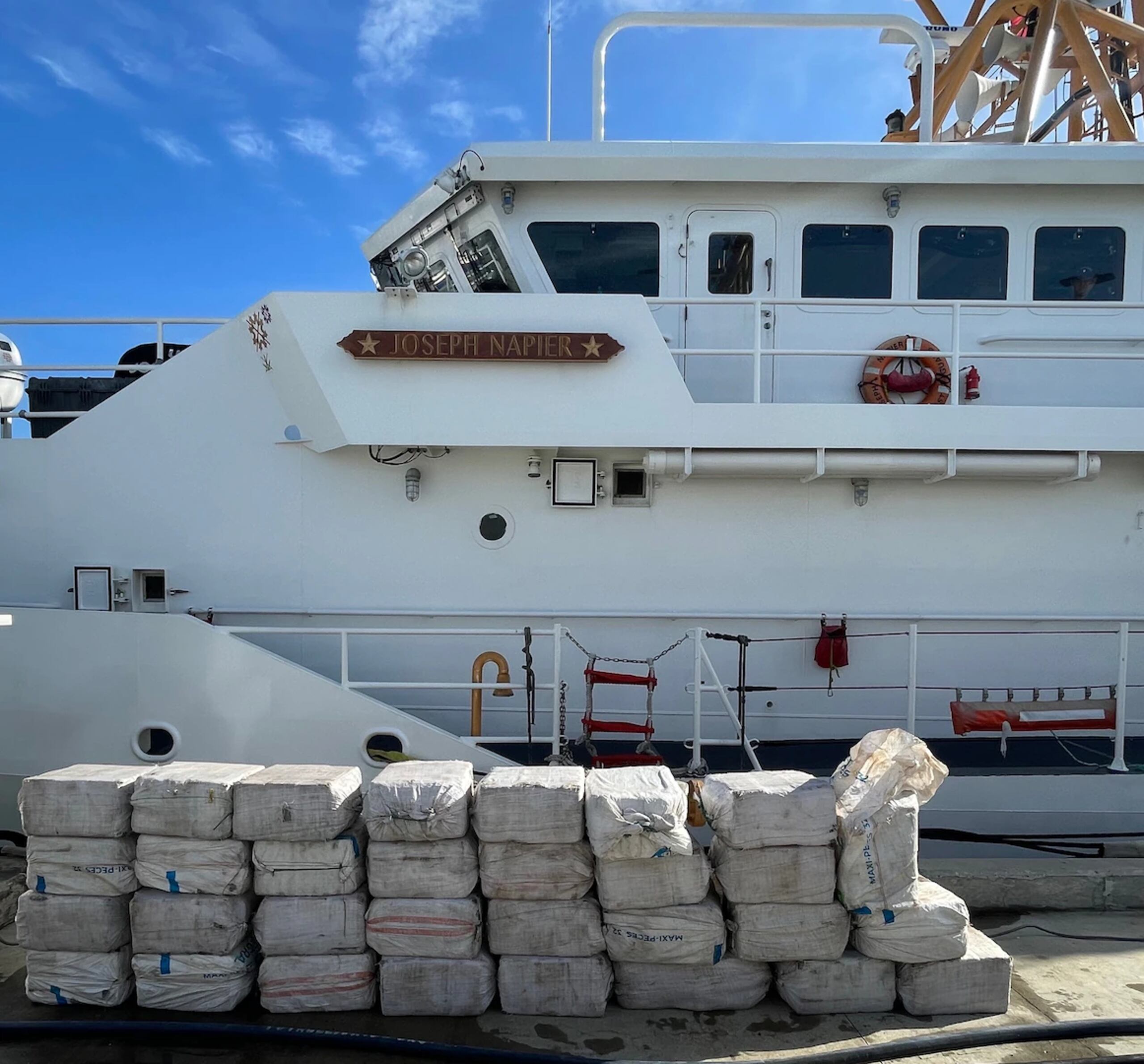 El arresto se llevó a cabo al sureste de la costa del destino turístico de Acapulco, en el estado de Guerrero.
