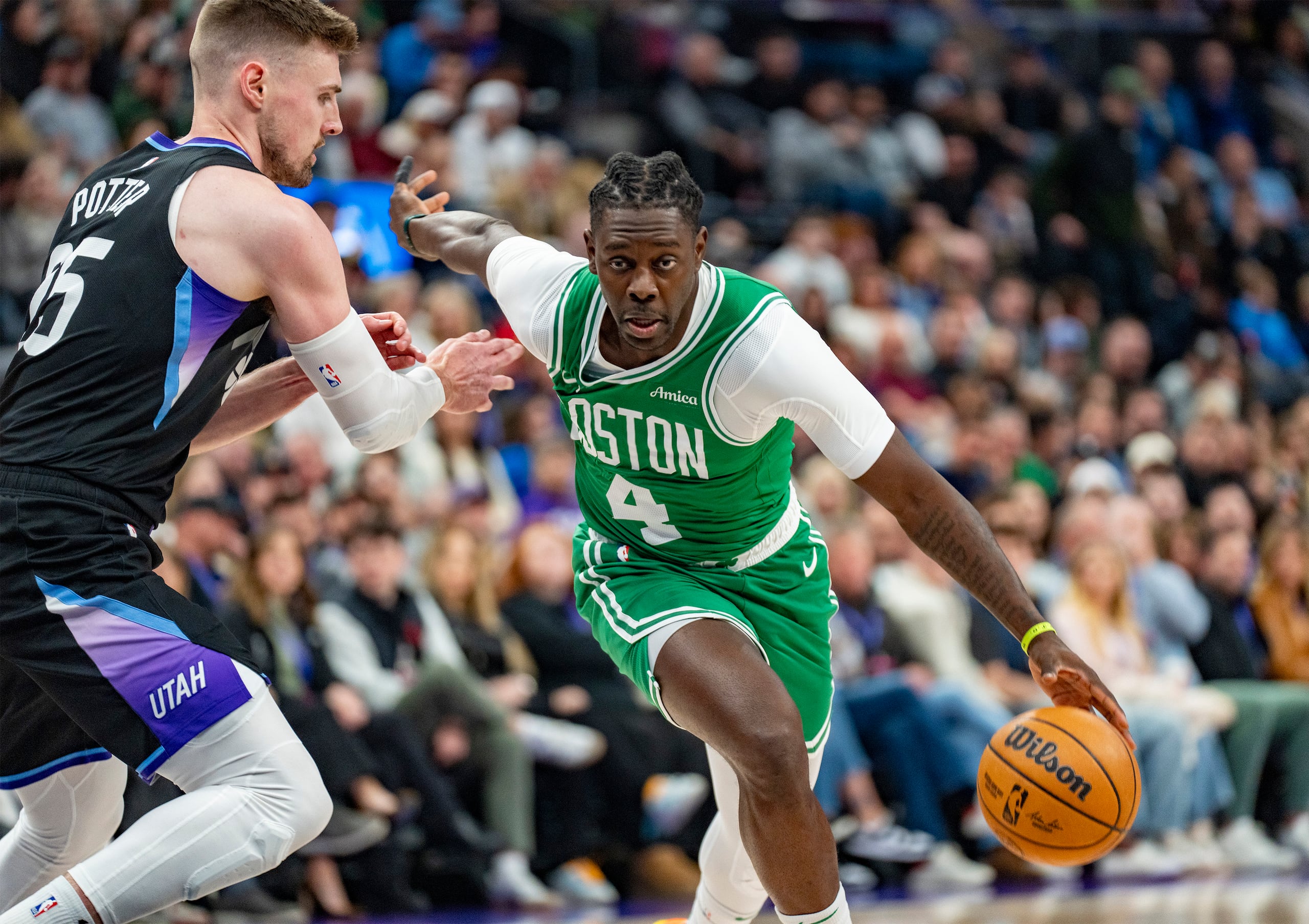 El base de los Celtics de Boston, Jrue Holiday.