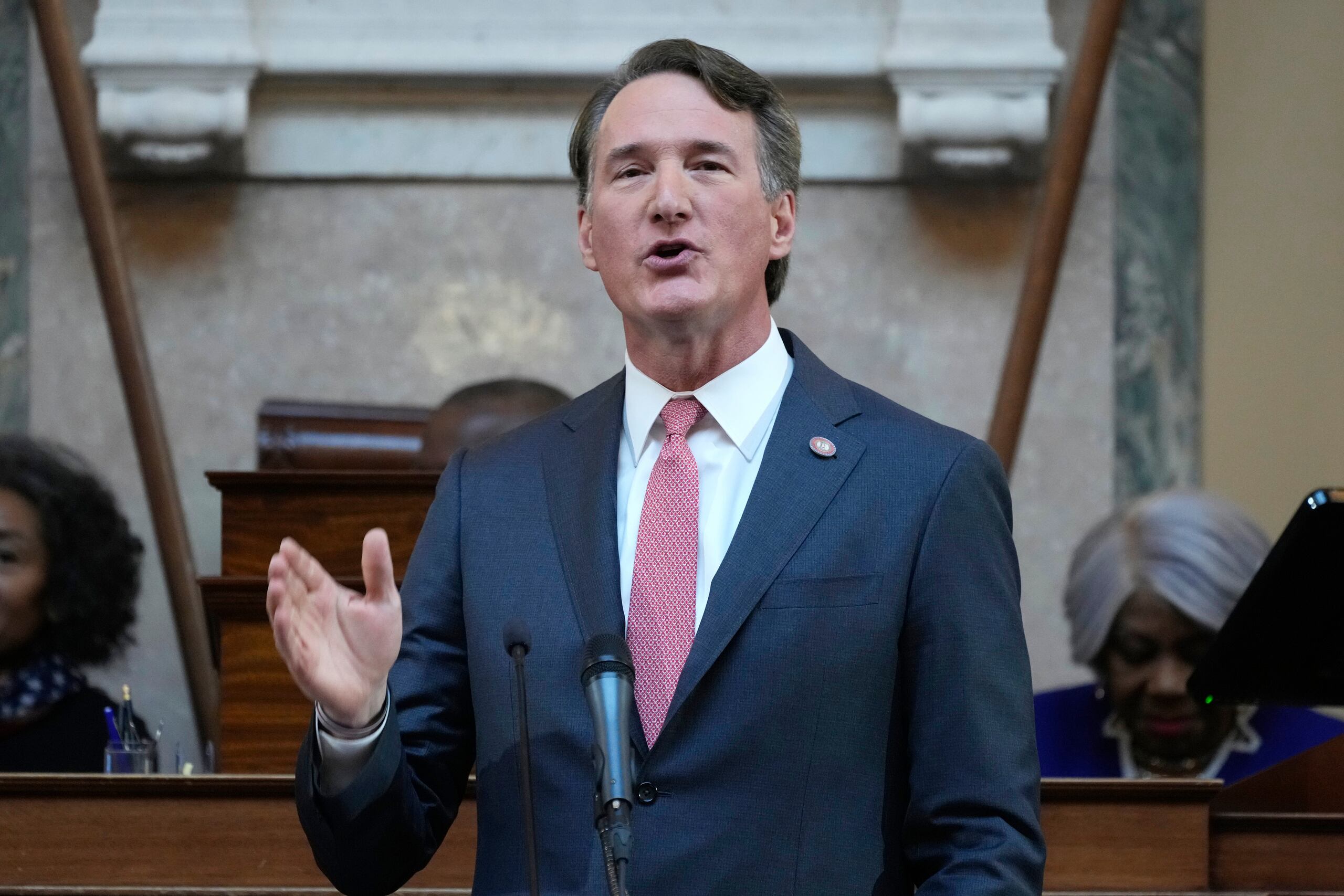 El gobernador de Virginia, Glenn Youngkin.