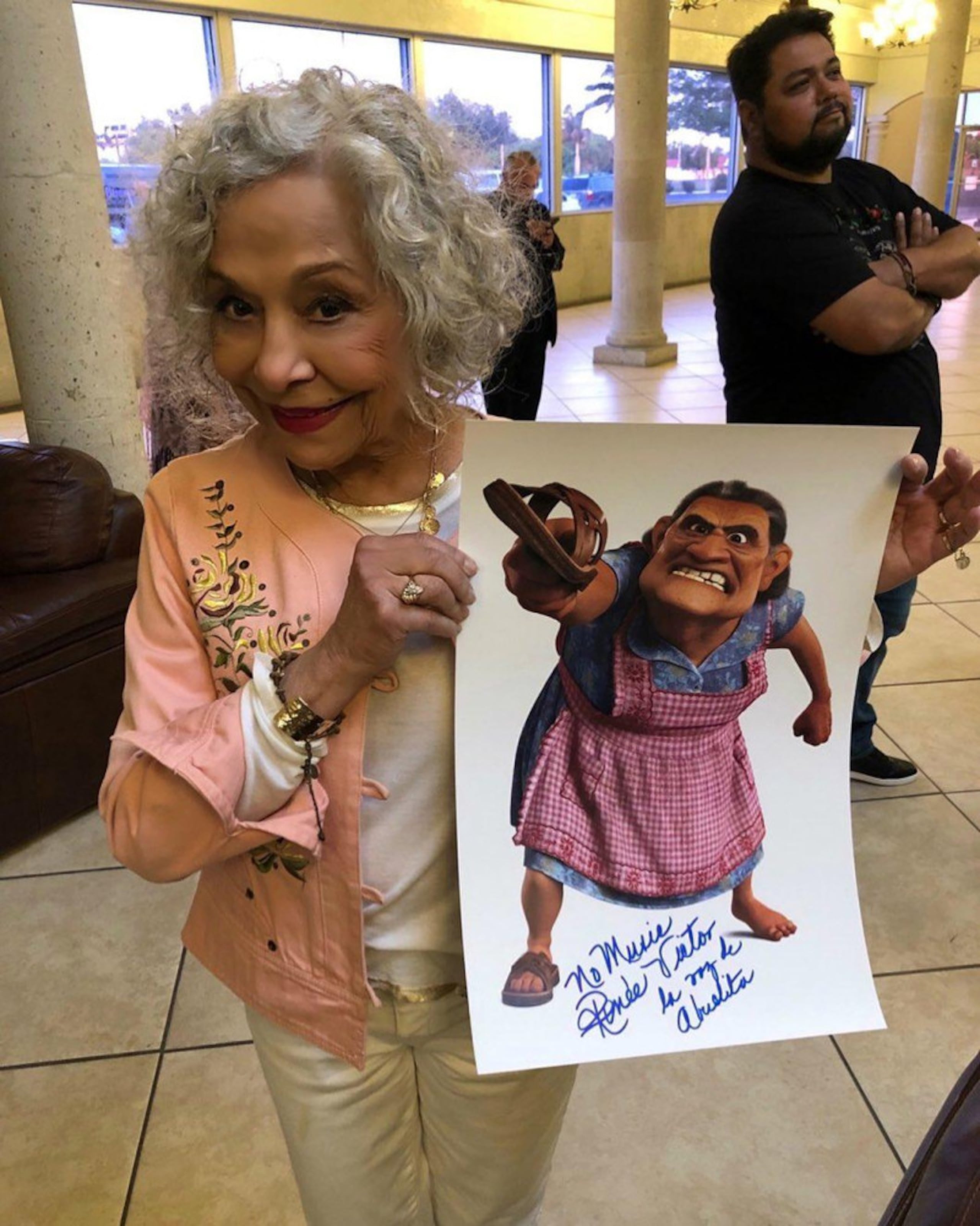 En 2017, Renée Victor prestó su voz a Abuelita en la querida película animada de Disney “Coco”, que obtuvo dos premios Oscar.