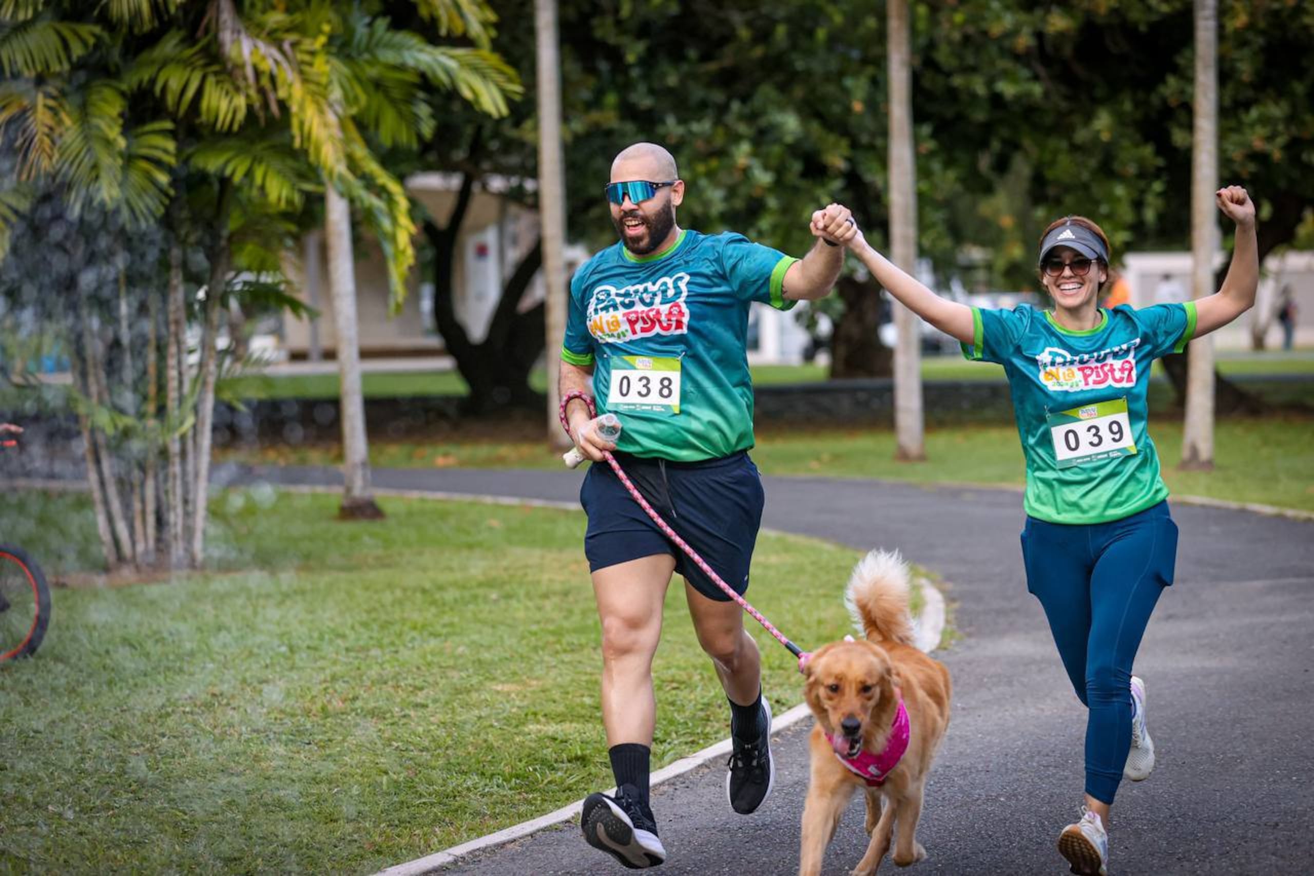 La actividad contó con música, competencias, doggie bazaar, juegos y kioscos. Y culminó la tarde con la carrera 3K con las mascotas, dentro del mismo parque.