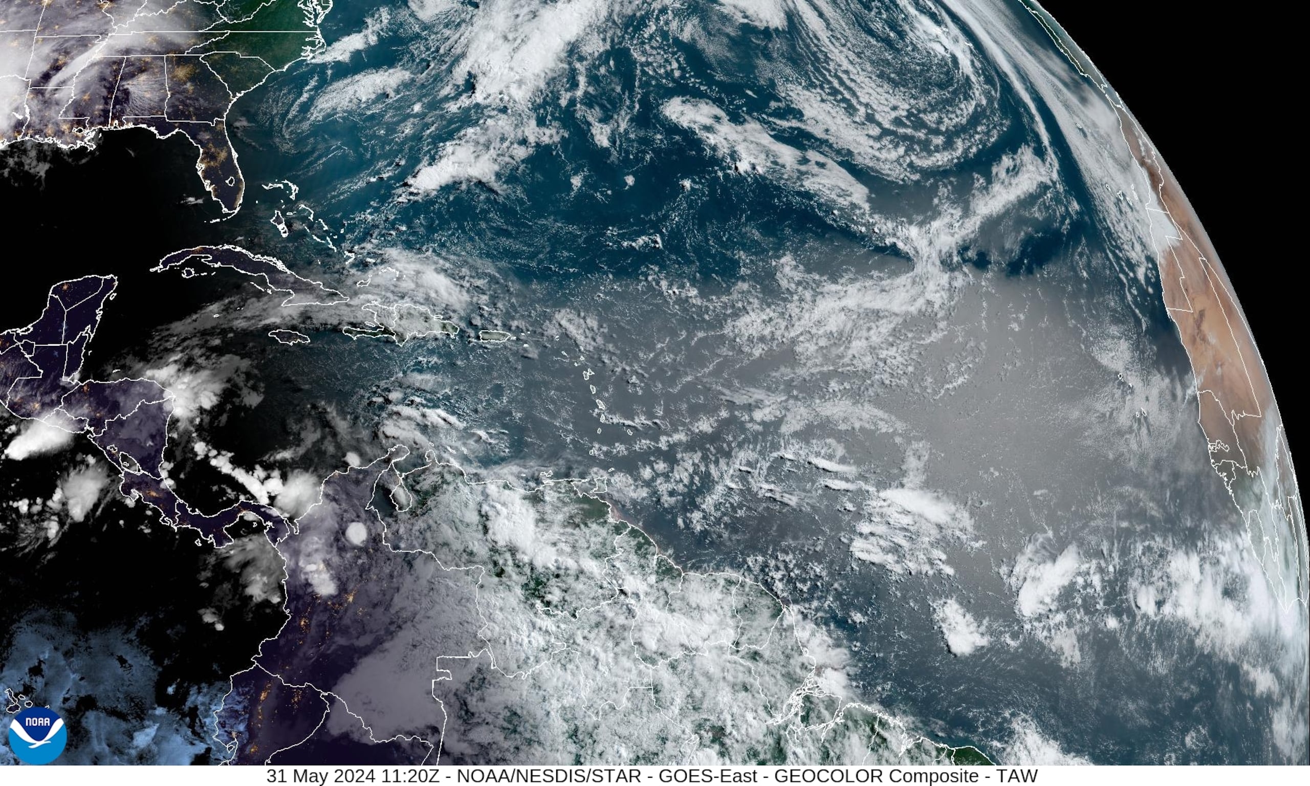 Imagen de satélite del 31 de mayo de 2024, en la que se observa polvo del desierto del Sahara a lo largo del Atlántico.