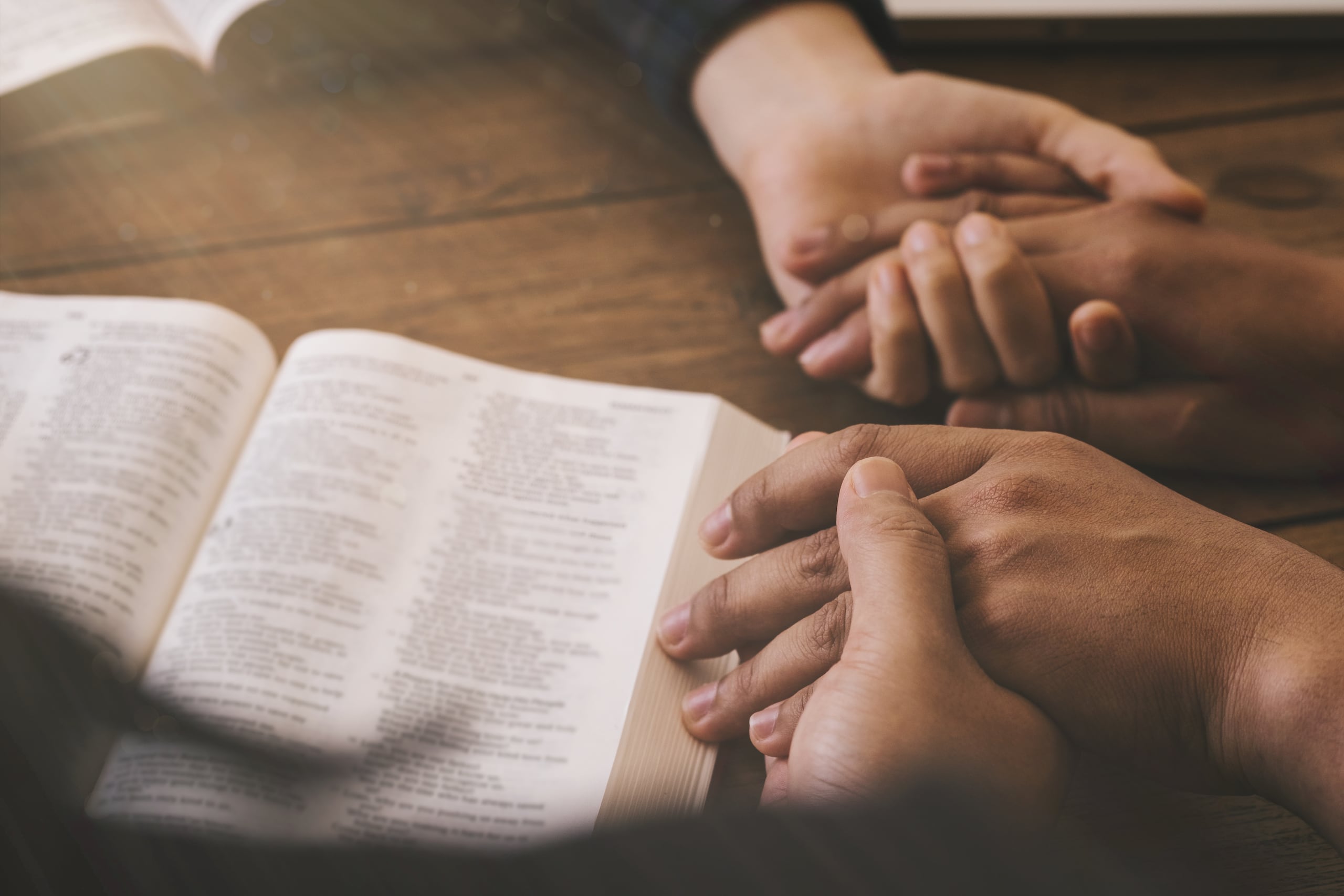 La evidencia mostró que el acusado sirvió como un miembro respetado del clero católico durante más de 20 años en Ohio, mientras explotaba a los jóvenes y niños durante períodos prolongados.