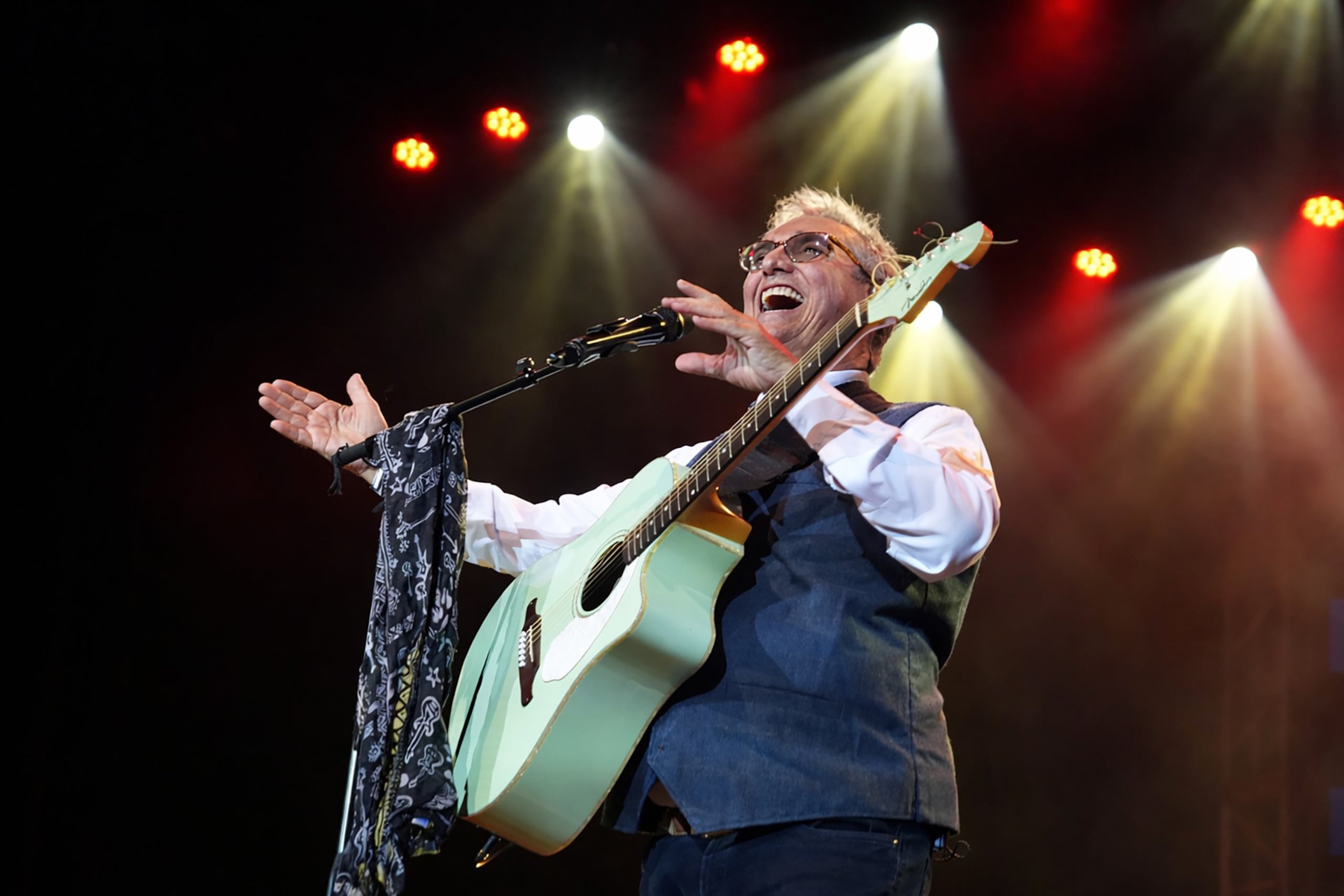 Durante dos horas, el artista venezolano complació a sus fans con sus grandes éxitos.