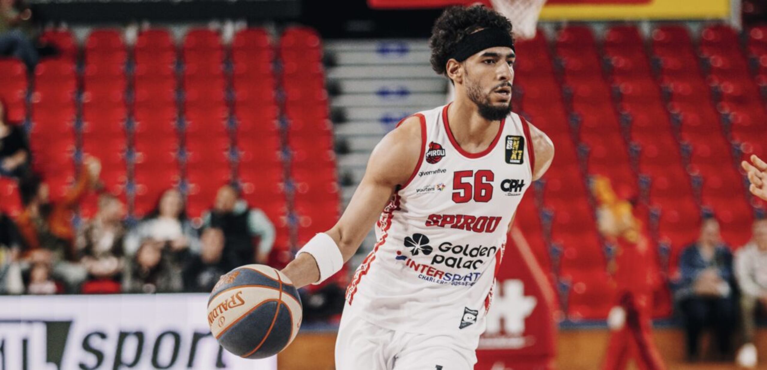 El armador de ascendencia puertorriqueña, Jhivvan Jackson, jugó este año con el Spirou Basket en la liga neerlandesa y belga profesional BNXT.