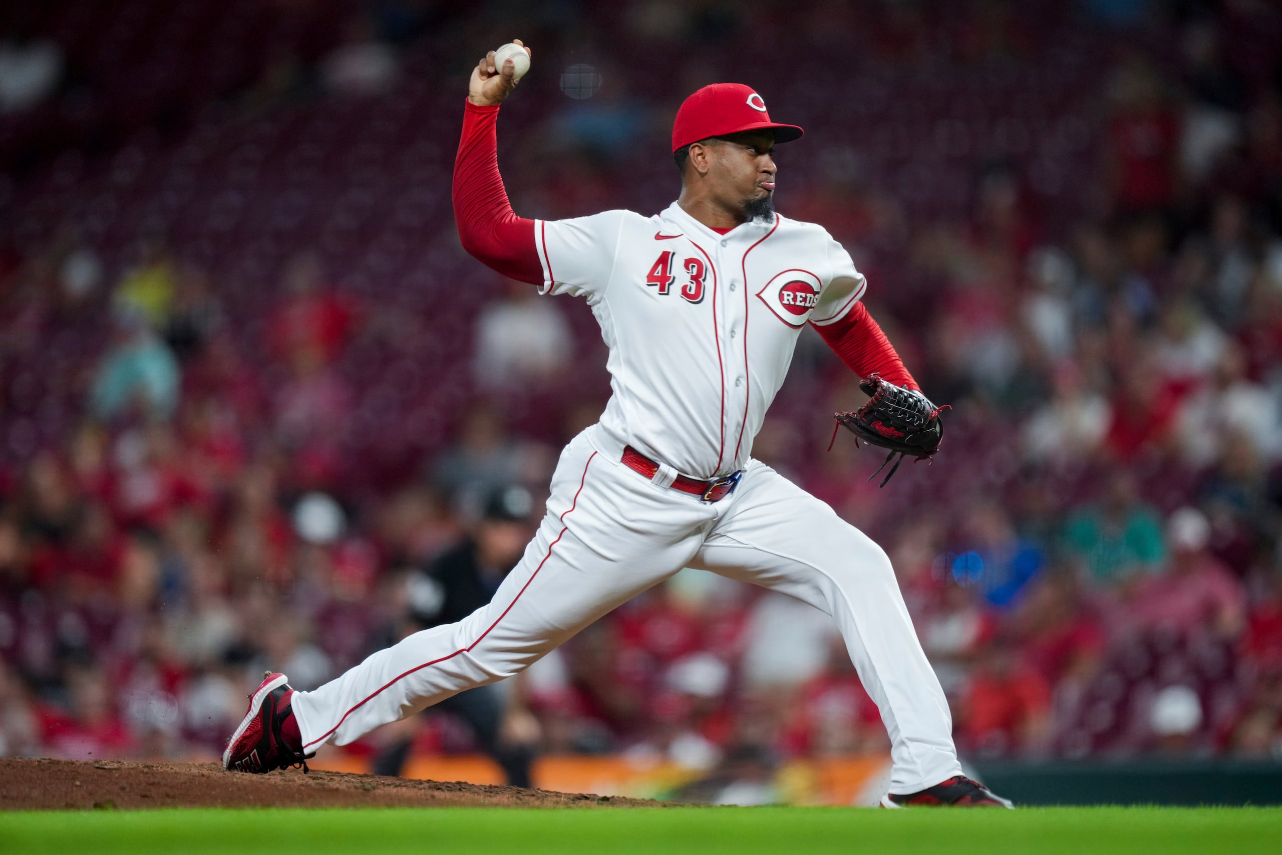 El 'delivery' de Alexis Díaz es muy parecido al de su hermano Edwin, de los Mets de Nueva York.