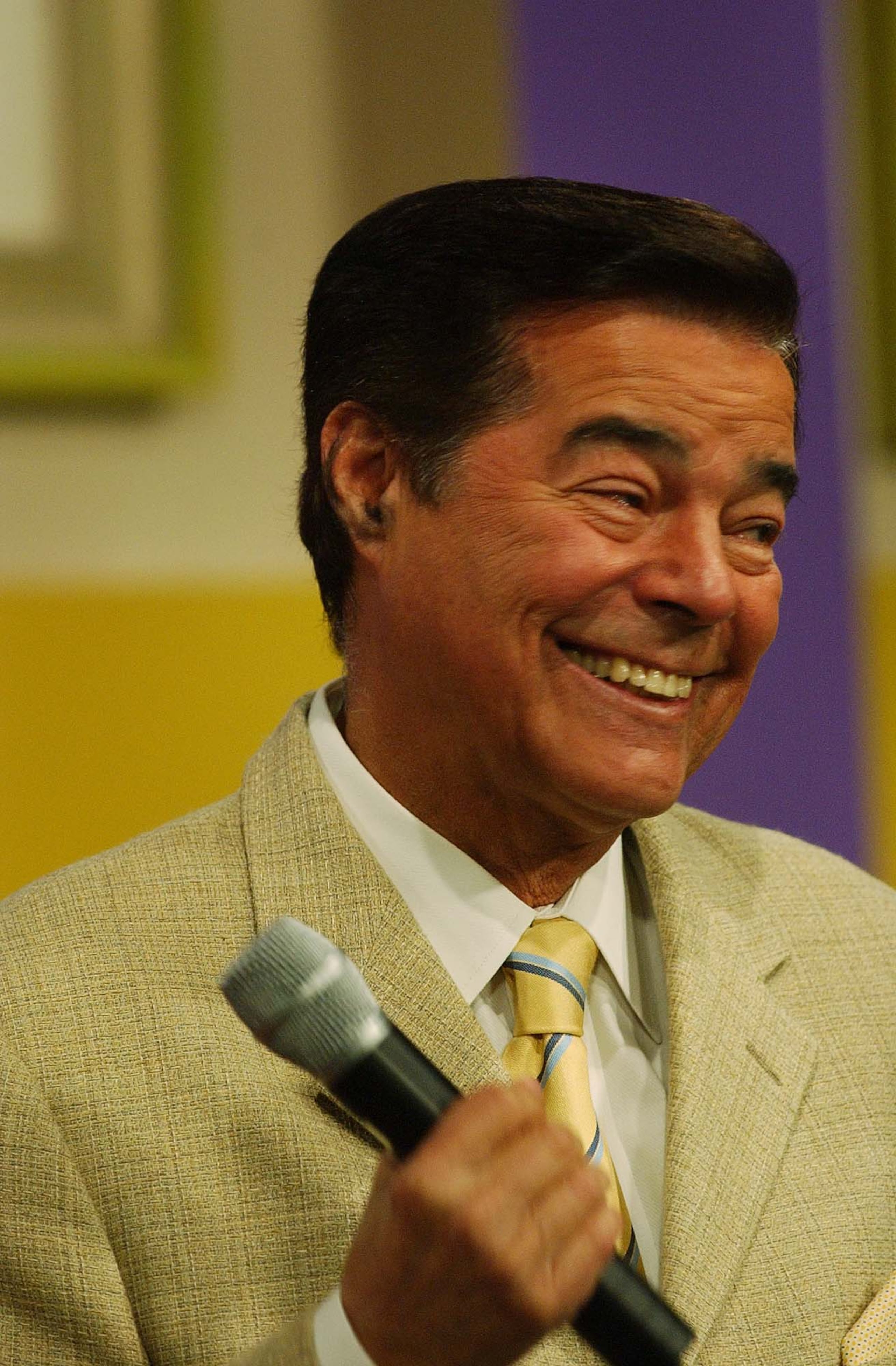 Eddie Miró lideró el espacio de "El Show de las 12" por más de tres décadas en Telemundo.