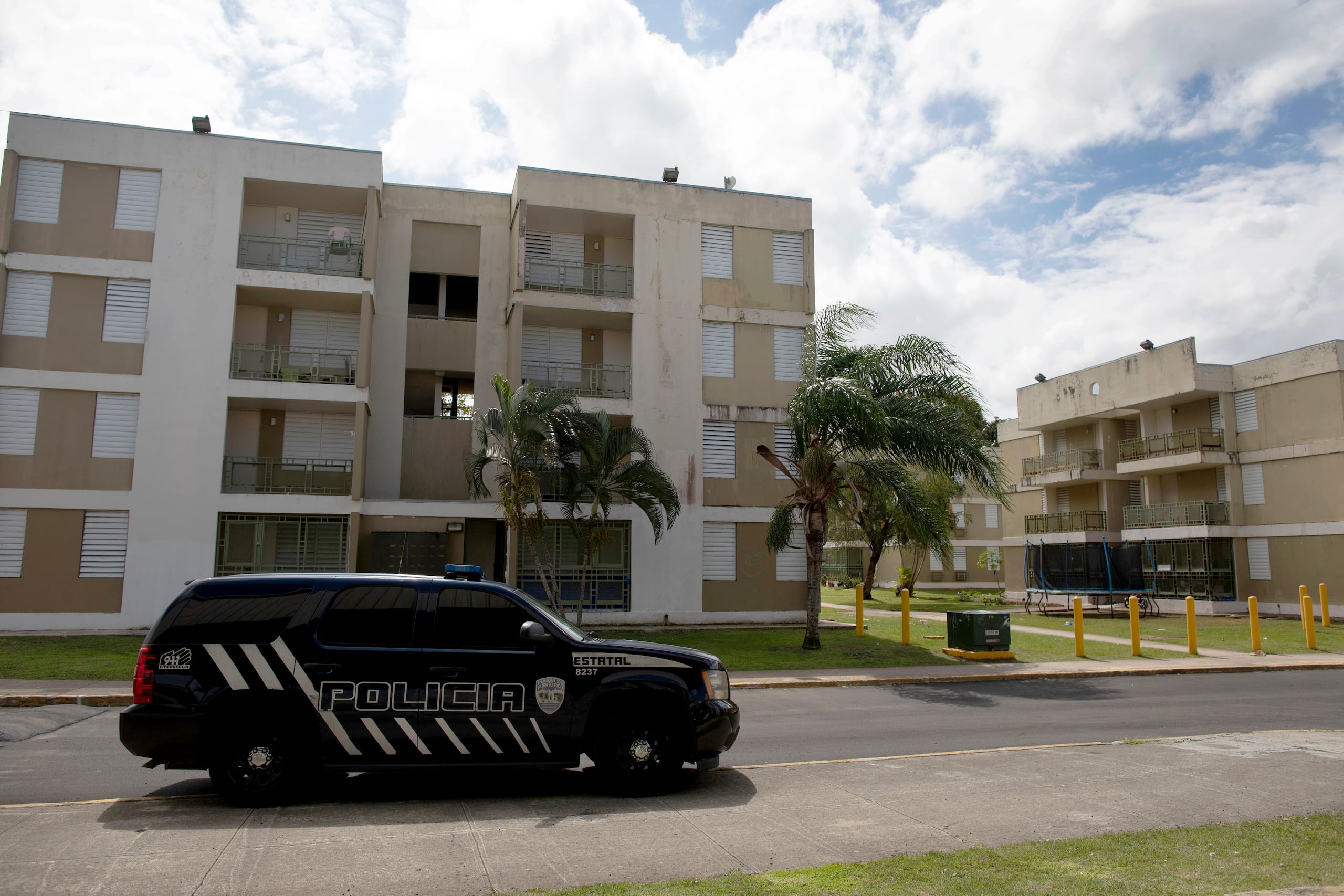 Los arrestos se produjeron tras unas vigilancias en el residencial Muñecas, en Aguadilla.
FOTO POR:
xavier.araujo@gfrmedia.com
Xavier Araujo / GFR Media