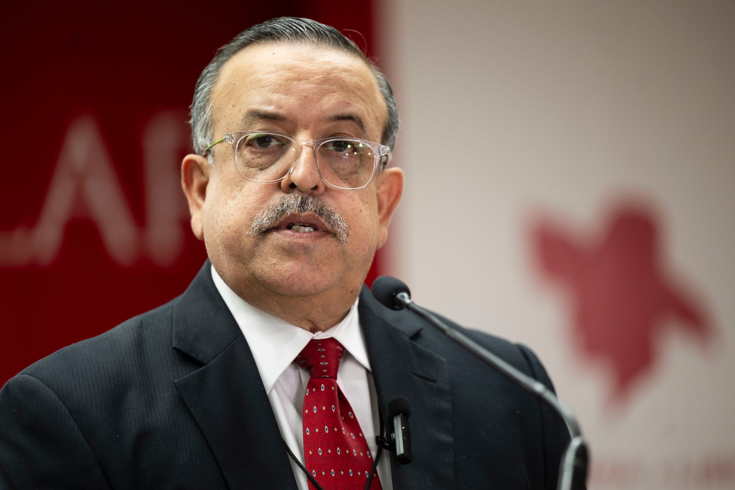 “Nos reiteramos en que es momento de que presente su renuncia a la candidatura a la alcaldía de Ponce y permita así que el PPD continúe trabajando para ganar en noviembre", insistió Cruz.