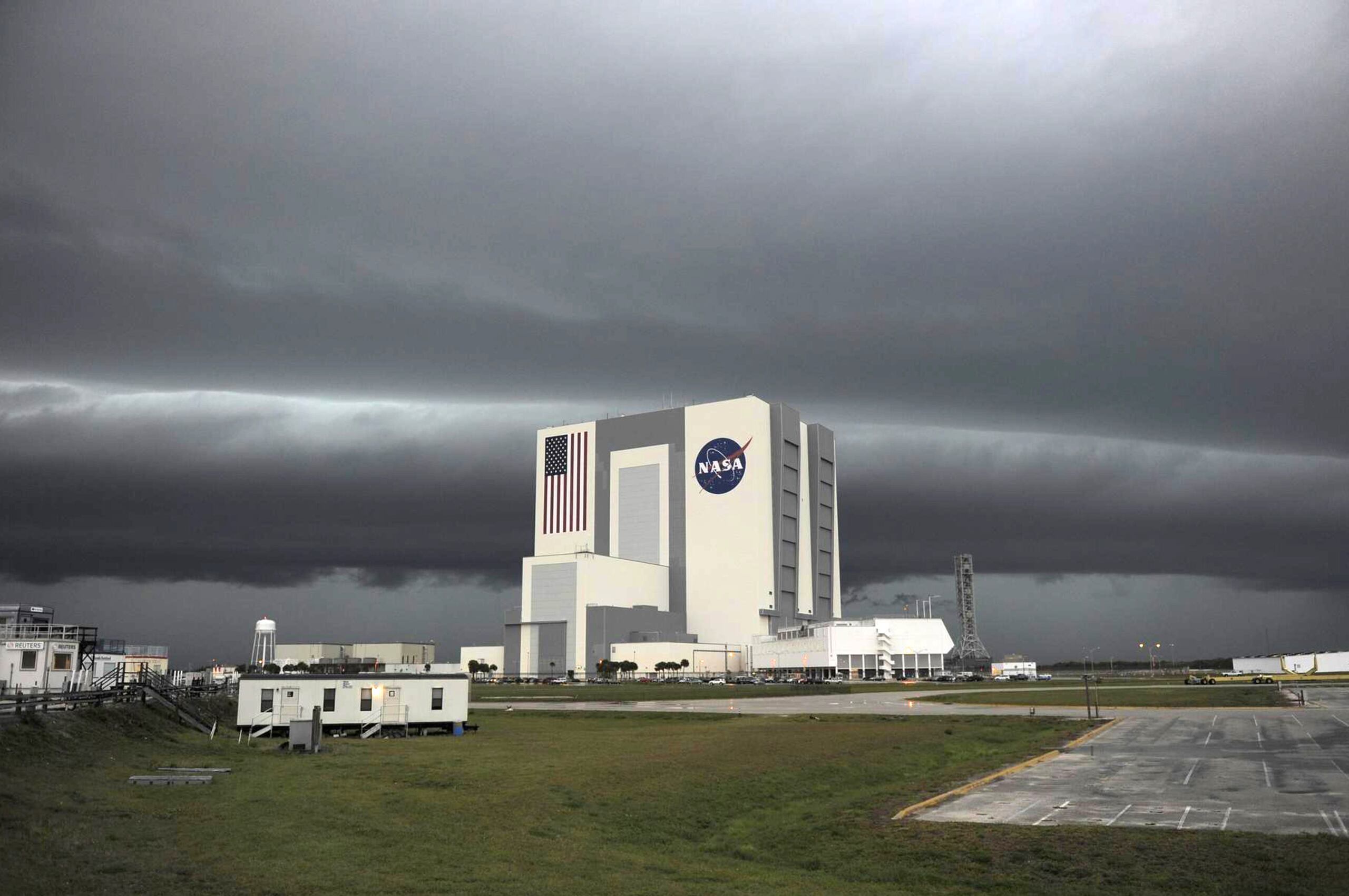 La NASA y SpaceX aplazaron hasta nuevo aviso el lanzamiento de la misión Europa Clipper, que tenía previsto despegar desde Florida el jueves y que ahora se ha puesto en pausa debido al impacto del huracán Milton.