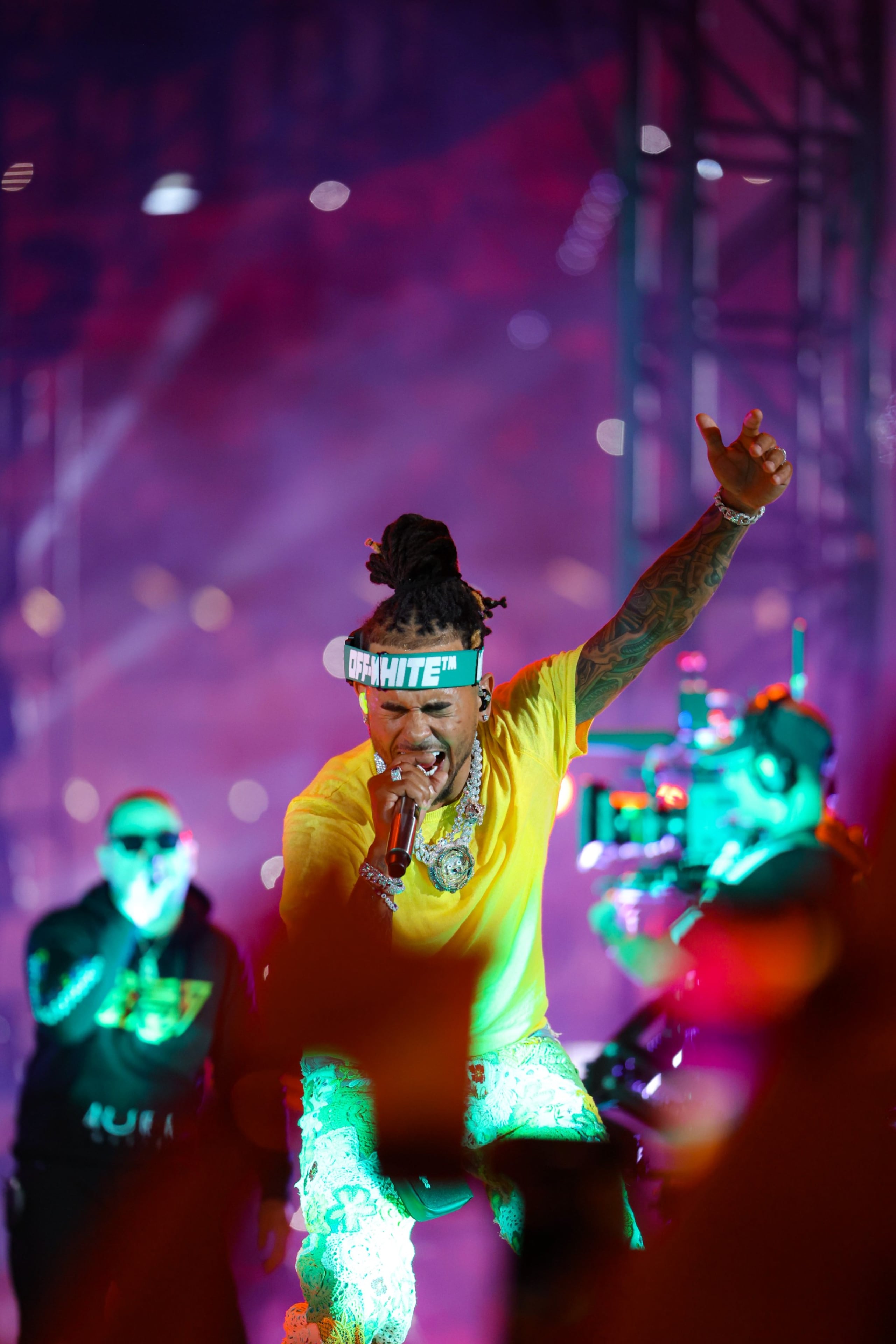 Ozuna presentó su nuevo remix “Li Kake”.