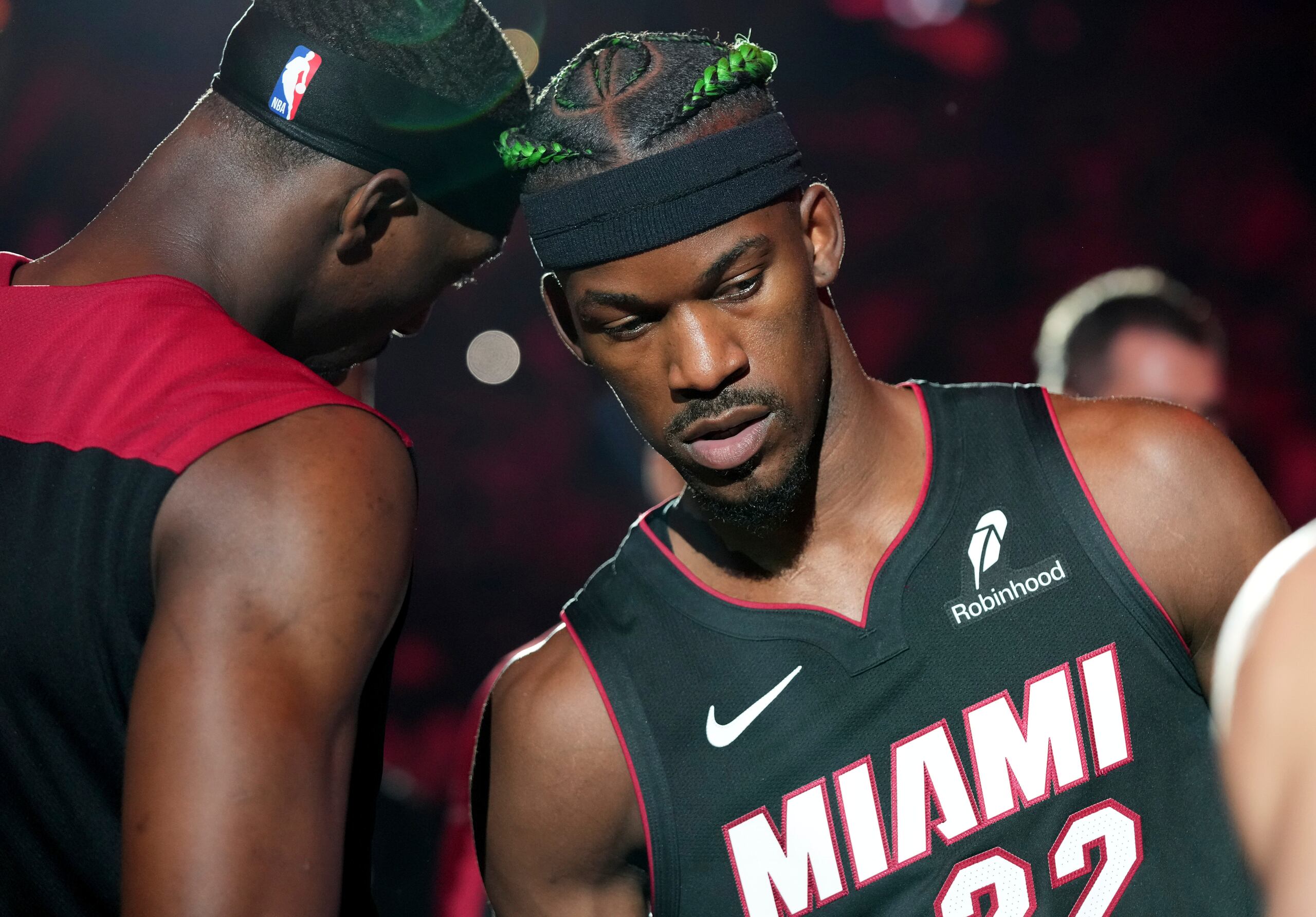 Jimmy Butler (22), del Heat de Miami, es presentado previo a un partido de baloncesto de la NBA en contra de los Pacers de Indiana, el jueves 2 de enero de 2025.