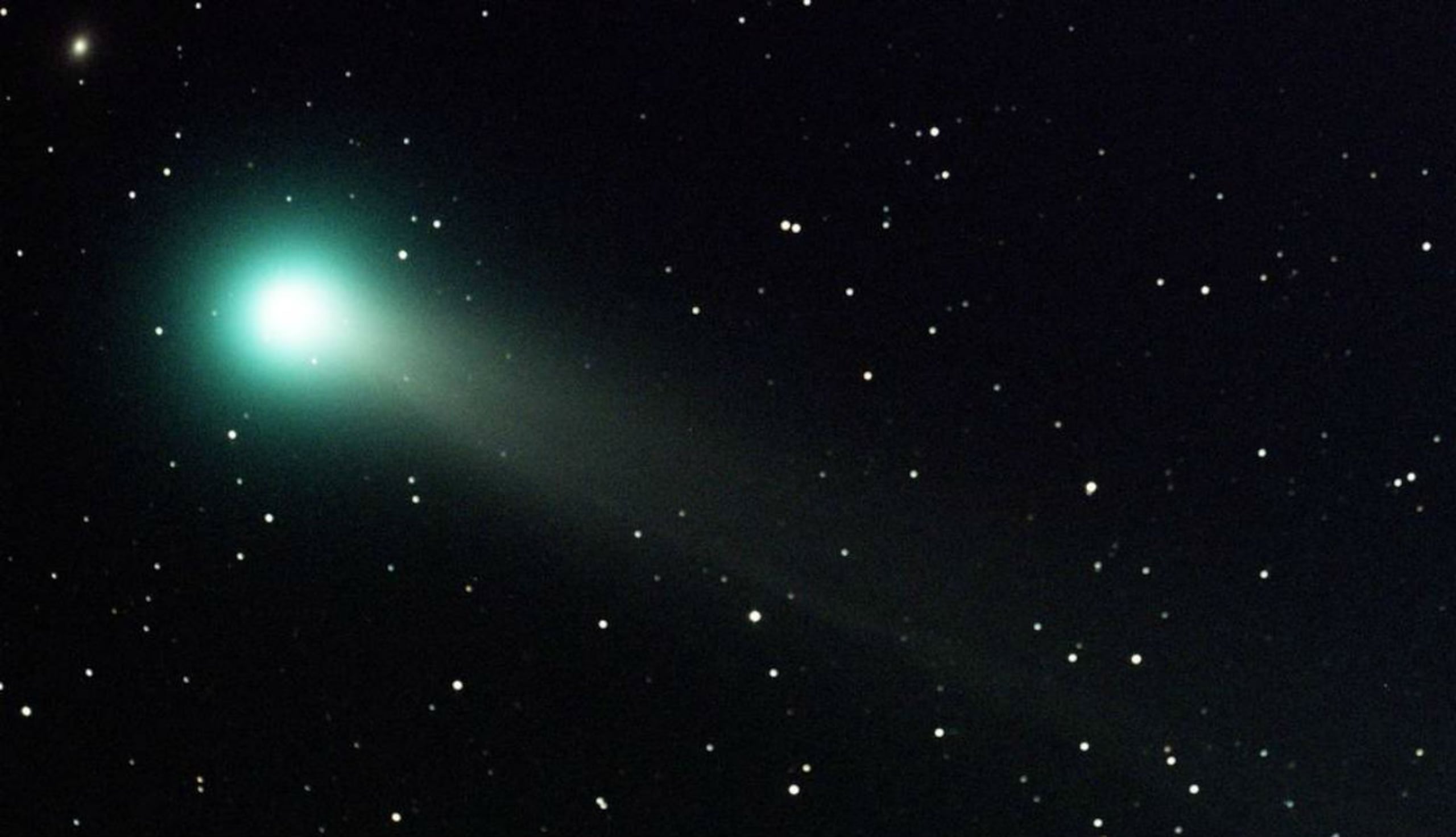 El paso del pequeño cuerpo celeste coincidió con la lluvia de estrellas de la Gemínidas (NASA).