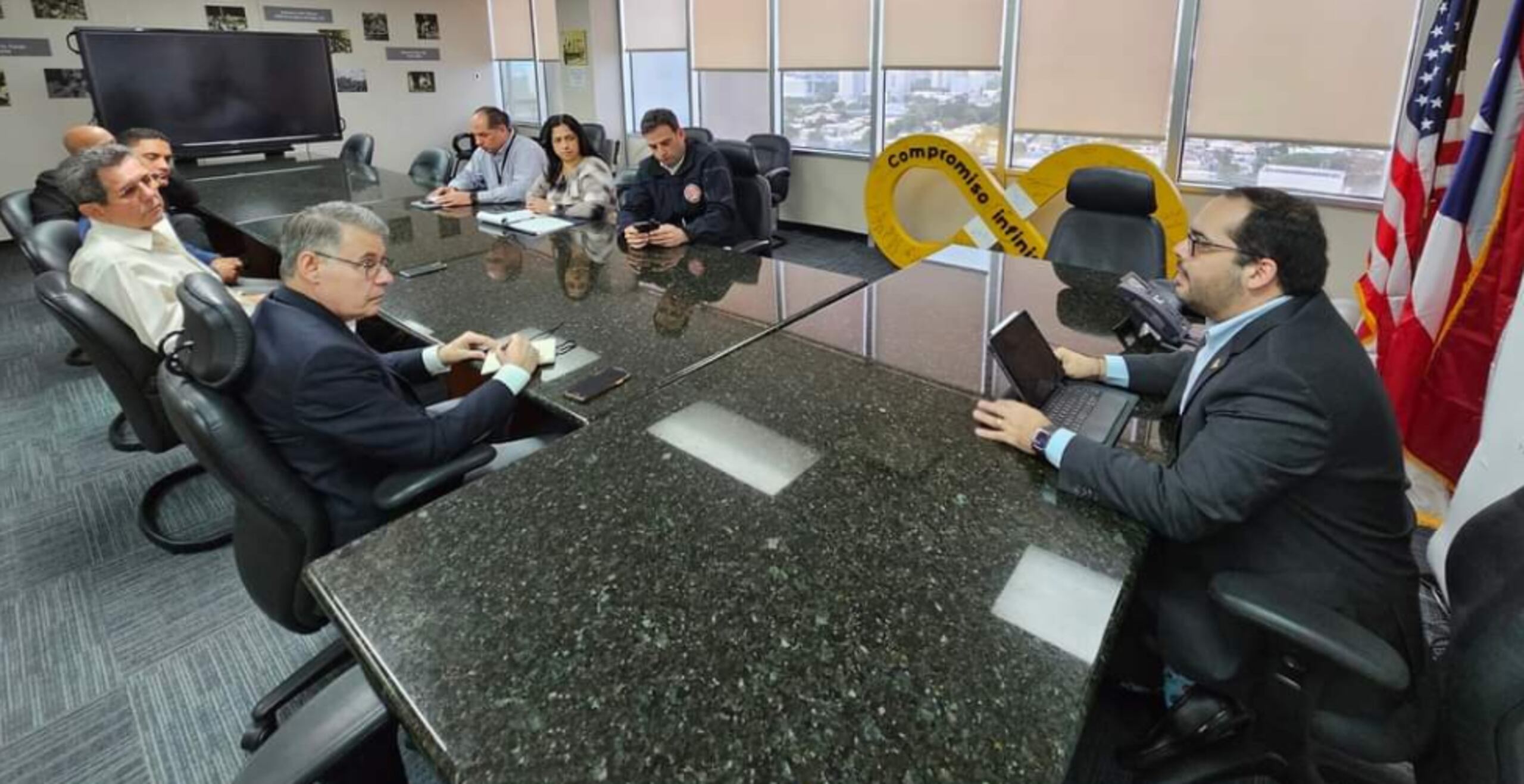 Reunión entre el liderato de la UGT y ASEM con el secretario del Trabajo, Gabriel Maldonado González.