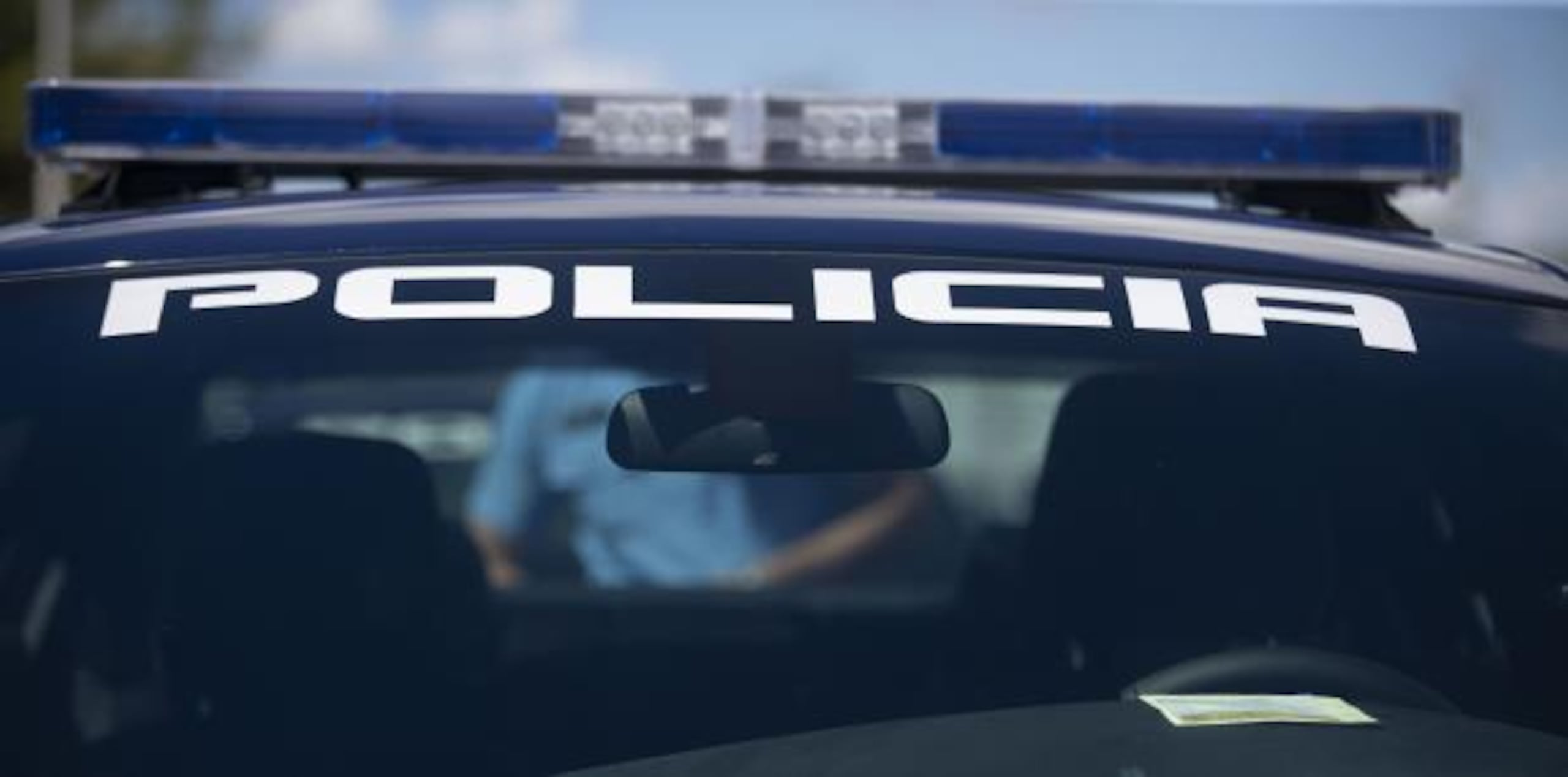 El conductor de la guagua hurtada fue golpeado y tras desenfundar un cuchillo escapó del lugar. A pocos pies de distancia, bajo amenaza con el arma blanca cometió un “carjacking” y se apropió de una camioneta. (archivo)