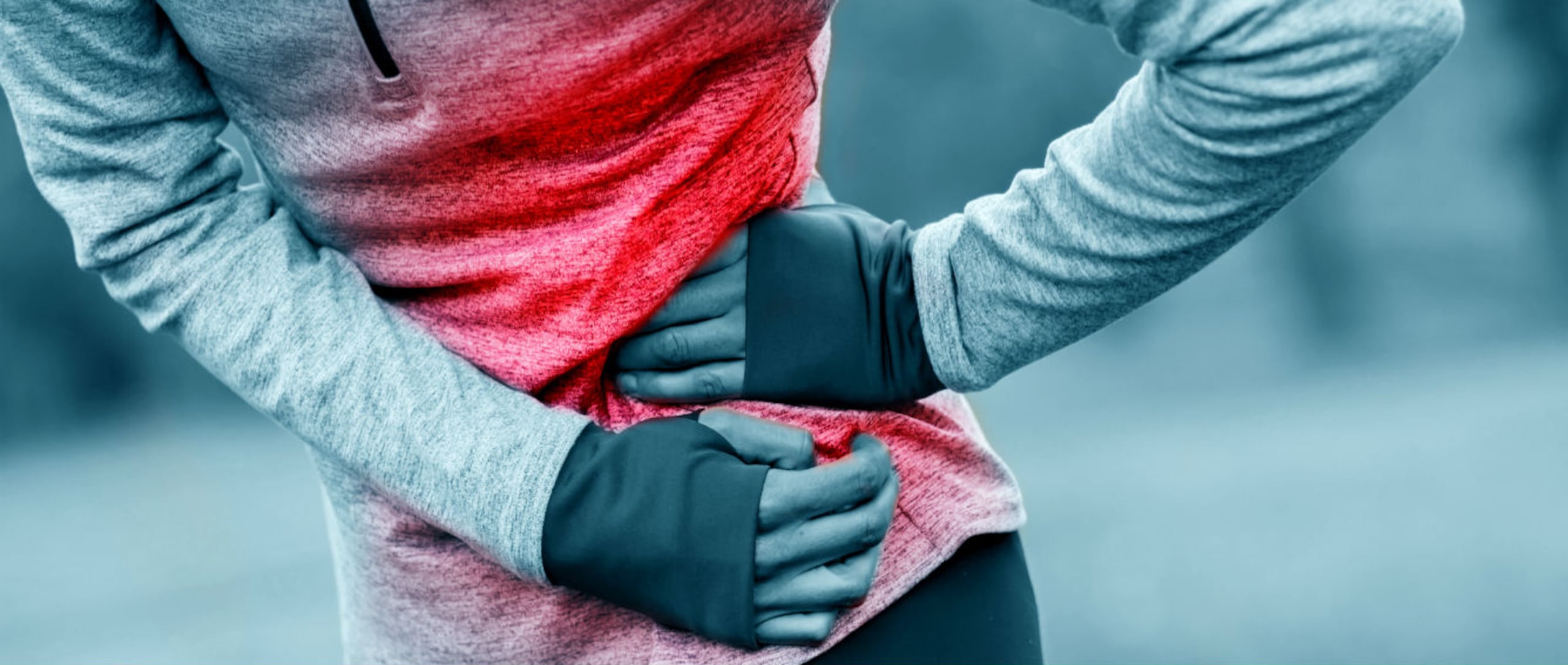 Los síntomas de la condición son dolor muscular intenso y color rojizo o marrón en la orina, a consecuencia de las sustancias liberadas por el deterioro del músculo.(Shutterstock)