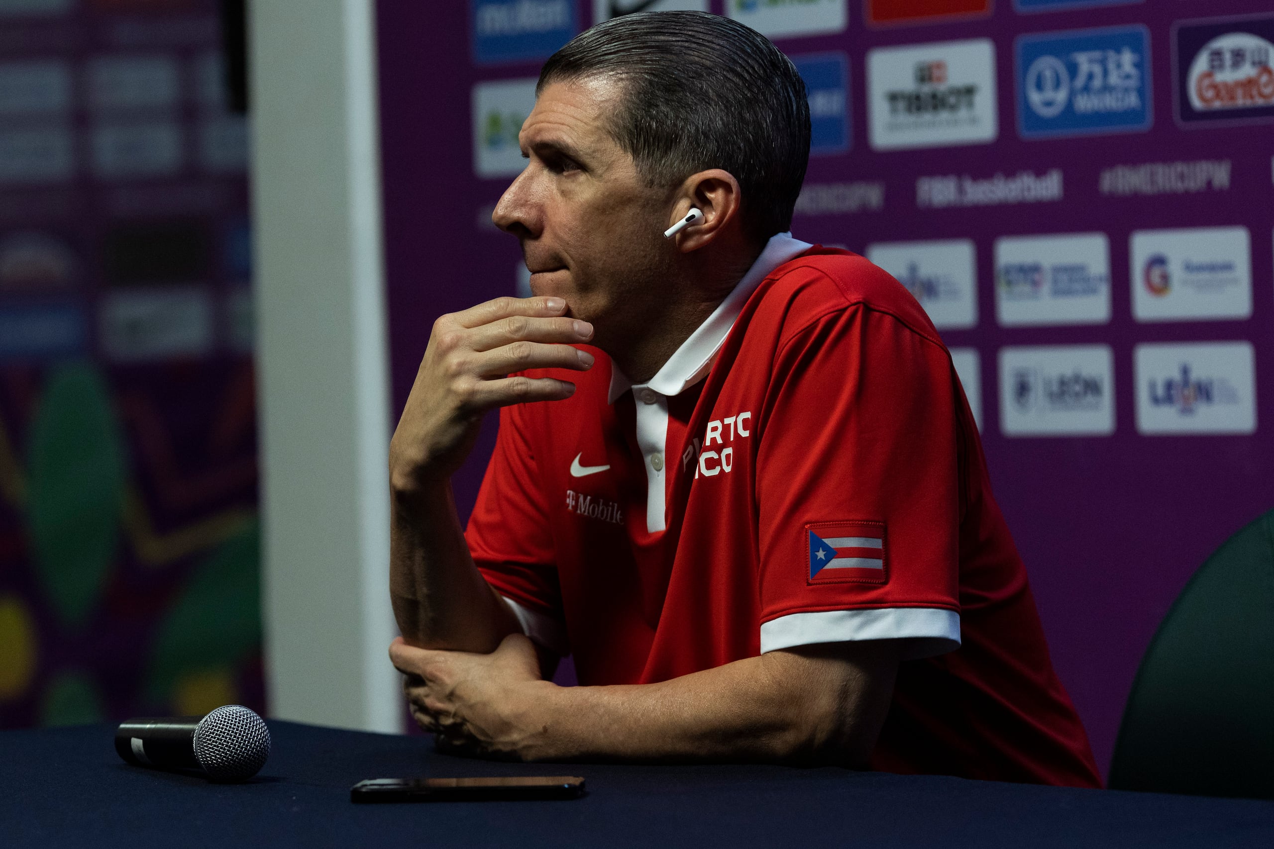 Jerry Batista aparece aquí durante una de las conferencias de prensa del torneo en México.