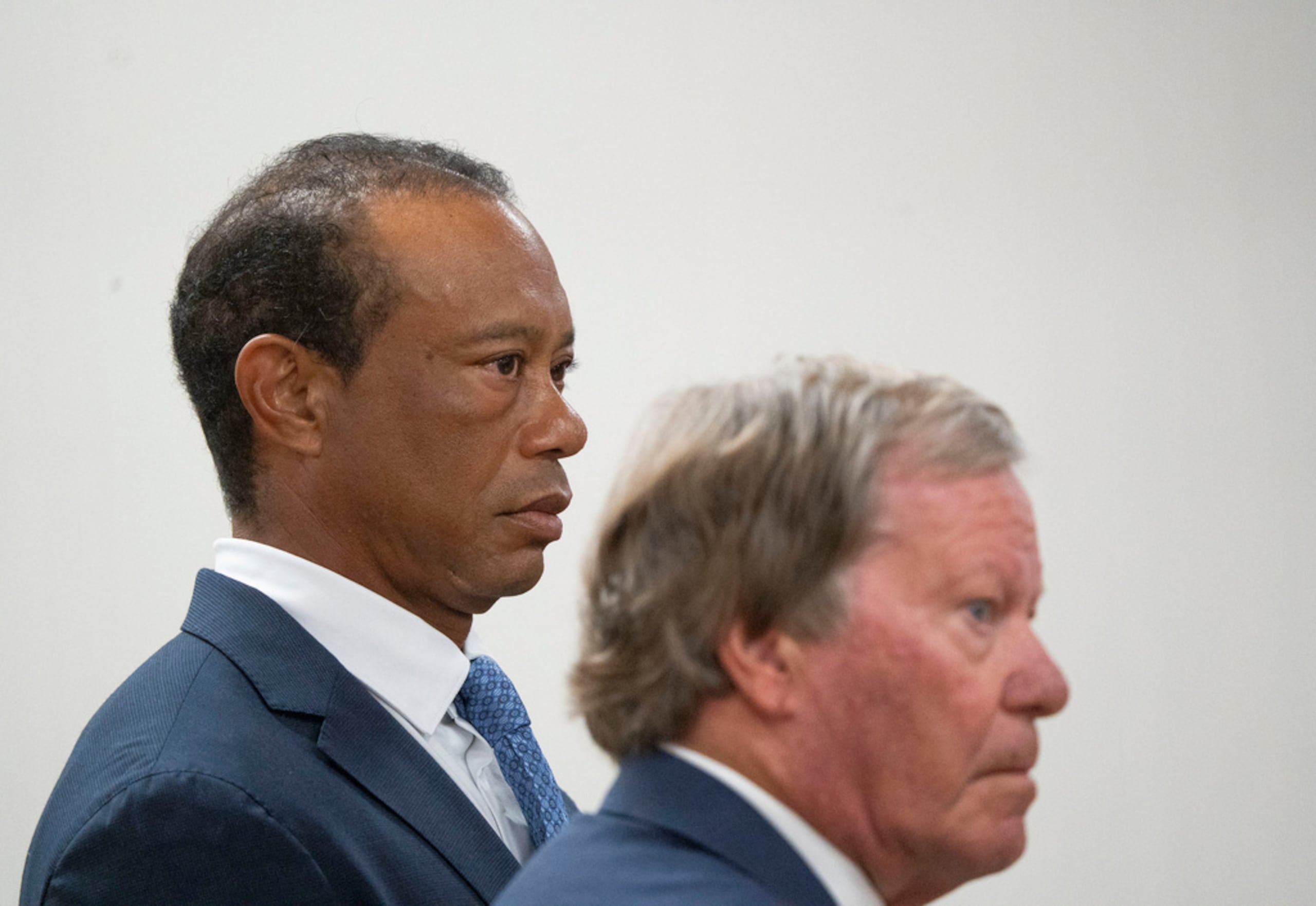 Tiger Woods se presentó en el juzgado de condado del juez Darren Steele's para su audiencia de declaración tras su arresto en marzo, este miércoles 2 de septiembre.