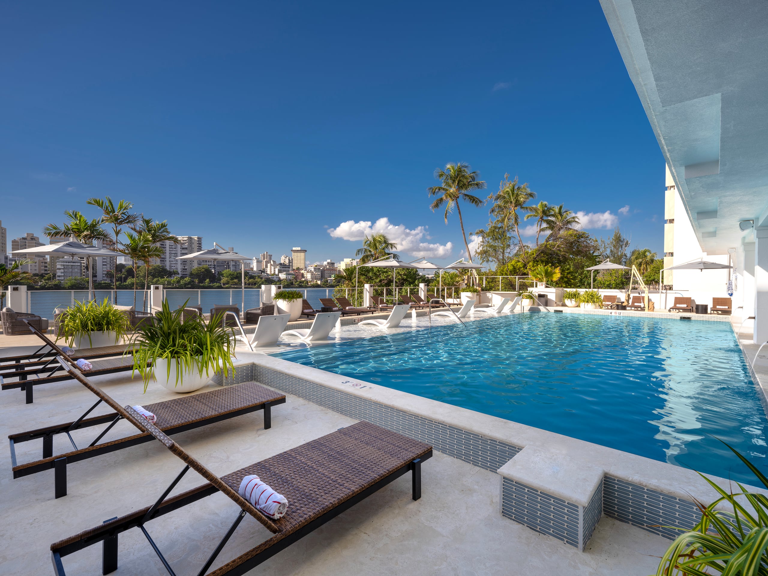El Hilton Garden Inn San Juan Condado cuenta con una espectacular vista a la Laguna del Condado.