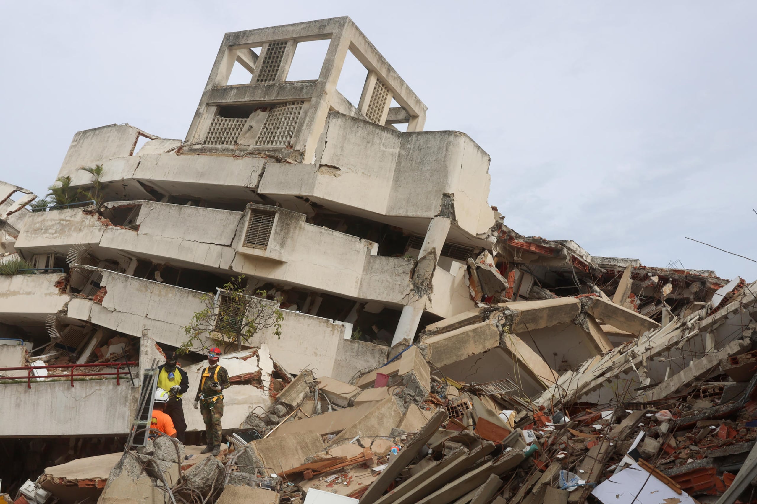 Fabio quedó atrapado en los escombros del edificio Taihiti en la localidad de Caraballeda, en la región costera de Venezuela.