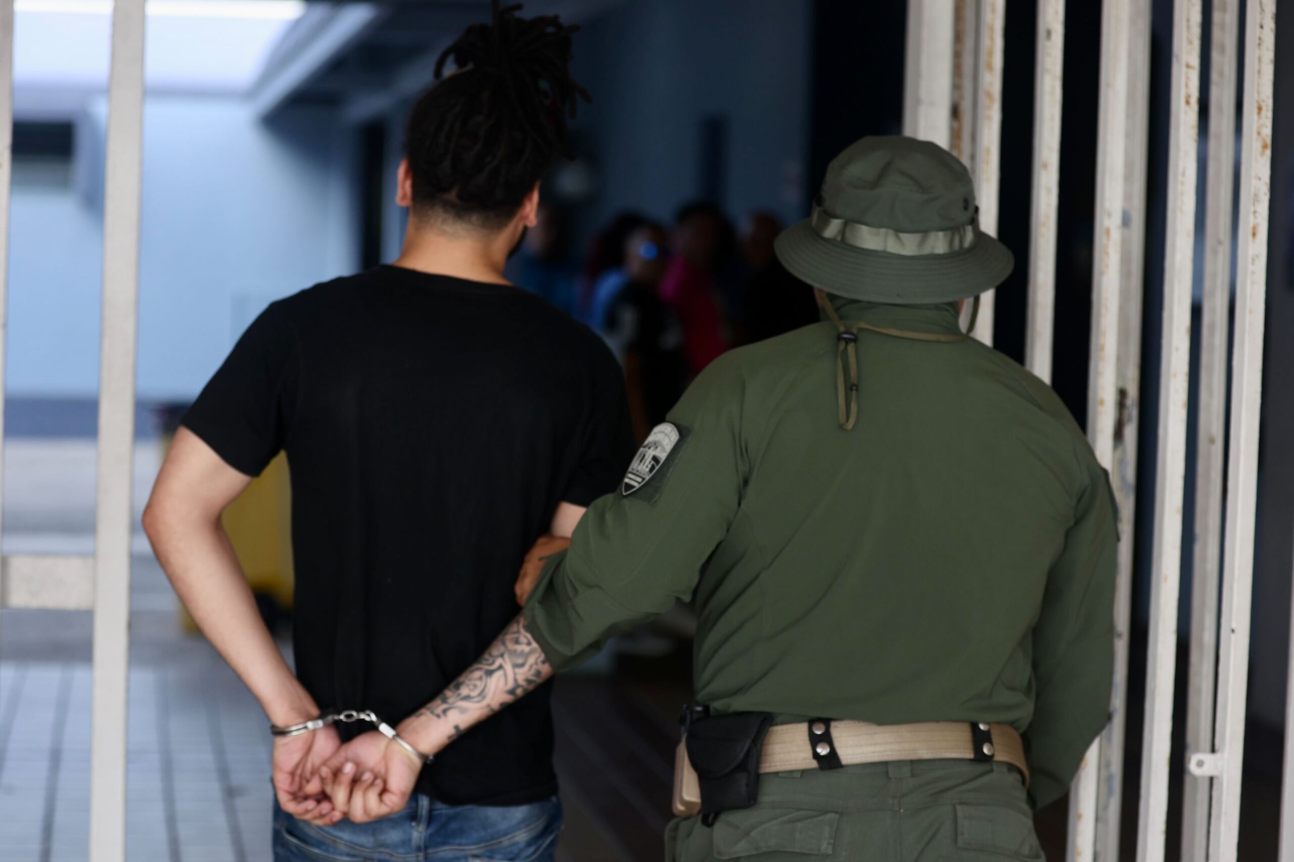 El Negociado de Drogas, Narcóticos, Control del Vicio y Armas Ilegales, diligenció varias órdenes. (Archivo/GFR Media)