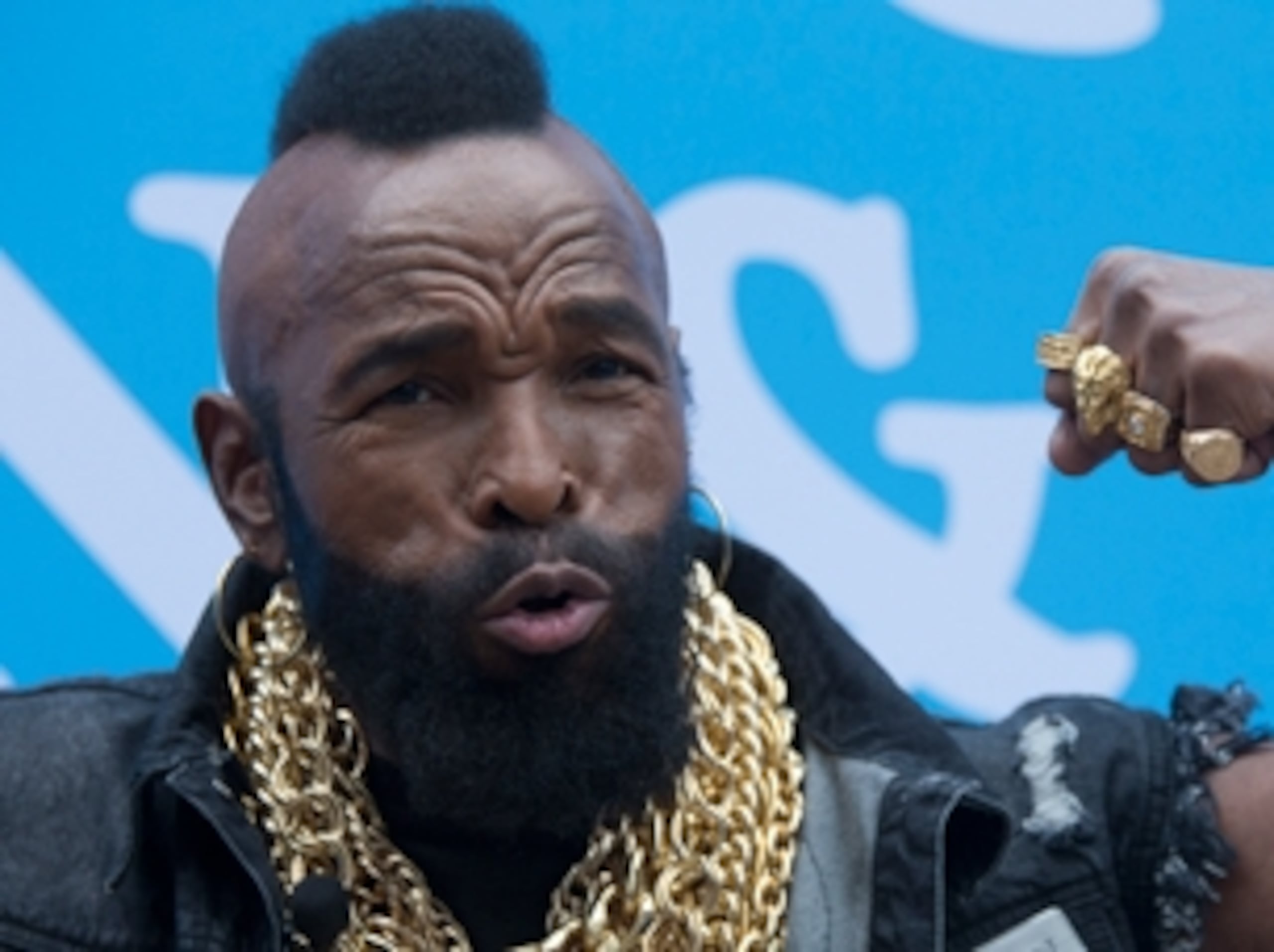 Tras el huracán Katrina, Mr. T manifestó que dejaría de exponer su bisutería de oro, ya que quería evitar ofender a alguna religión luego de las pérdidas que dejó el desastre natural, en el cual se registraron más de mil muertes.