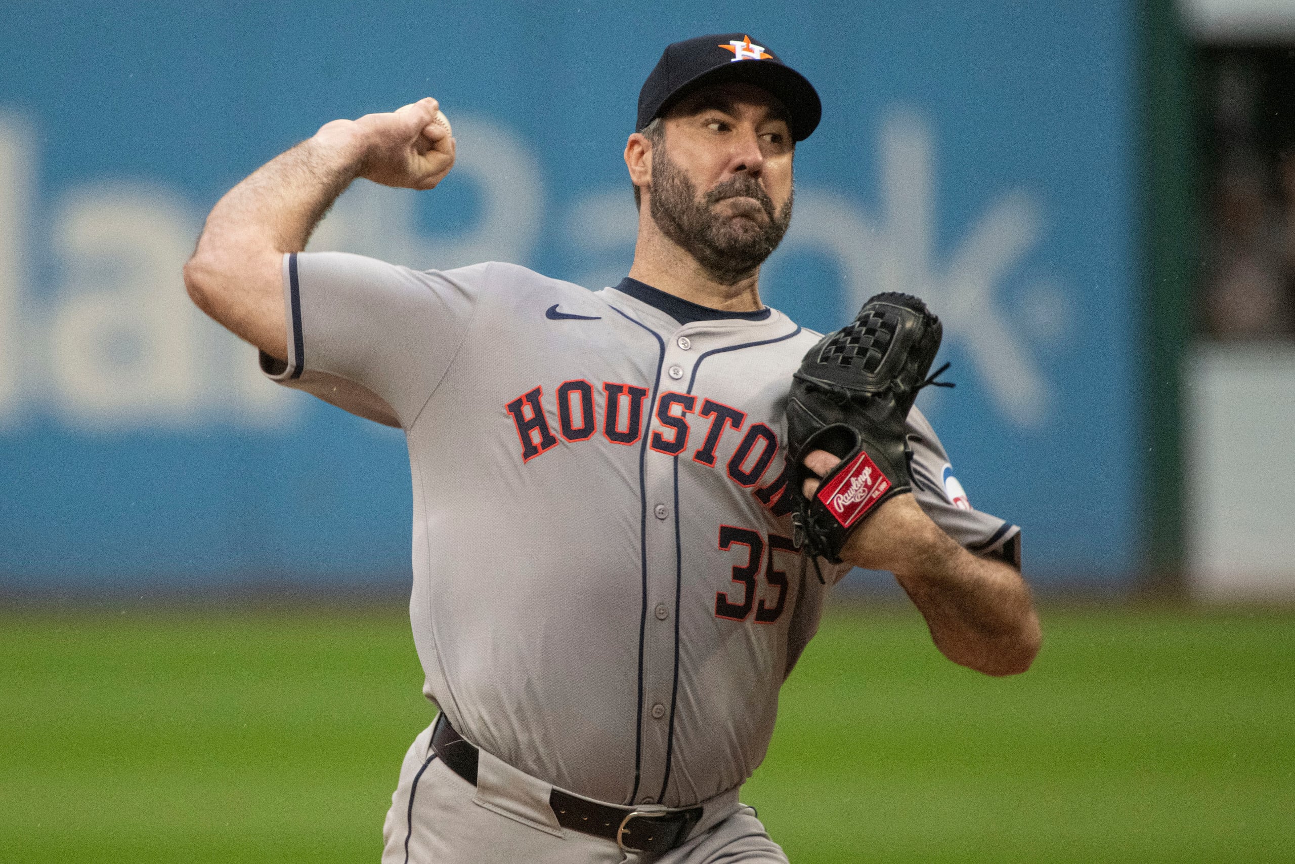 Justin Verlander en uniforme de los Astros de Houston durante la temporada 2024 de las Grandes Ligas.