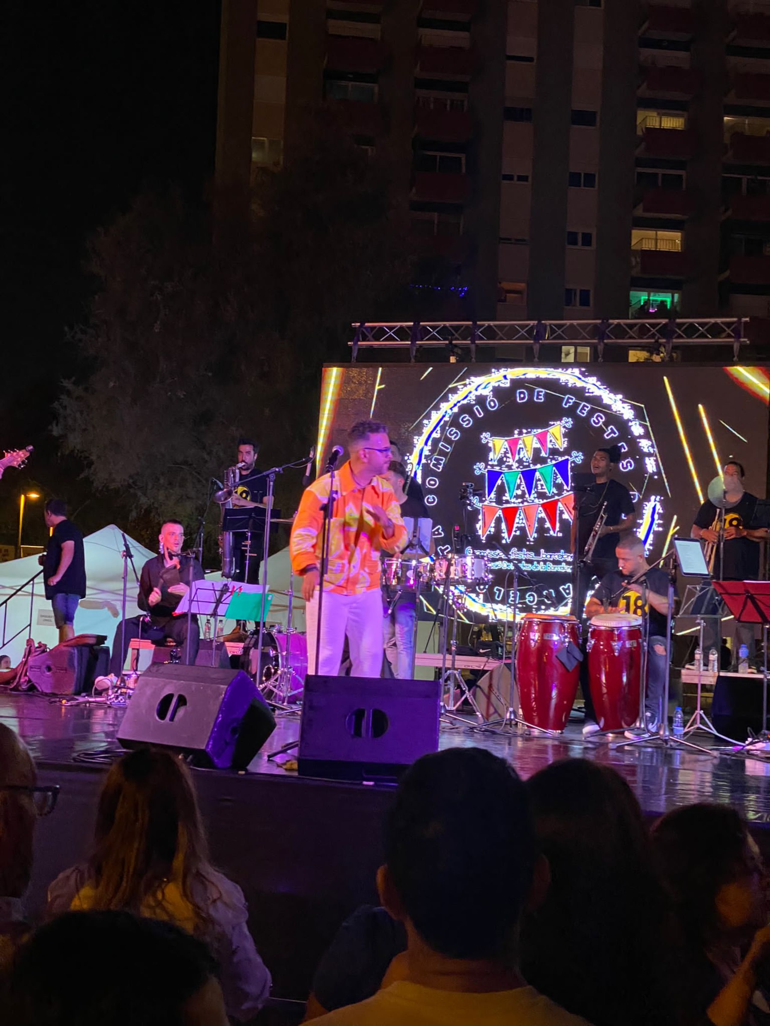 El salsero interpretó temas de su nuevo disco, "Dile Rivas", así como otros de su época en NG2.