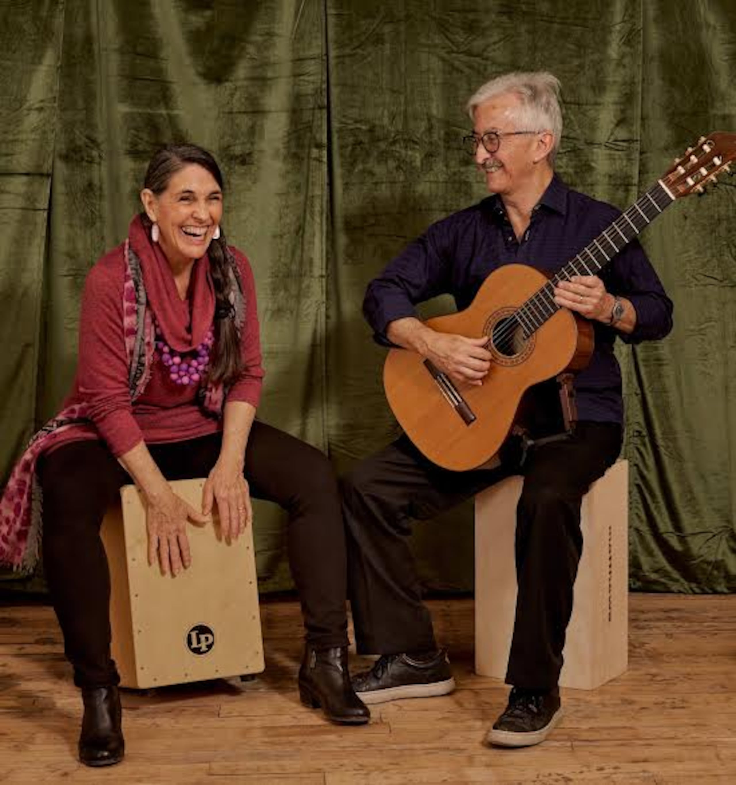 Rosi y Brian Amador integran Sol y Canto.