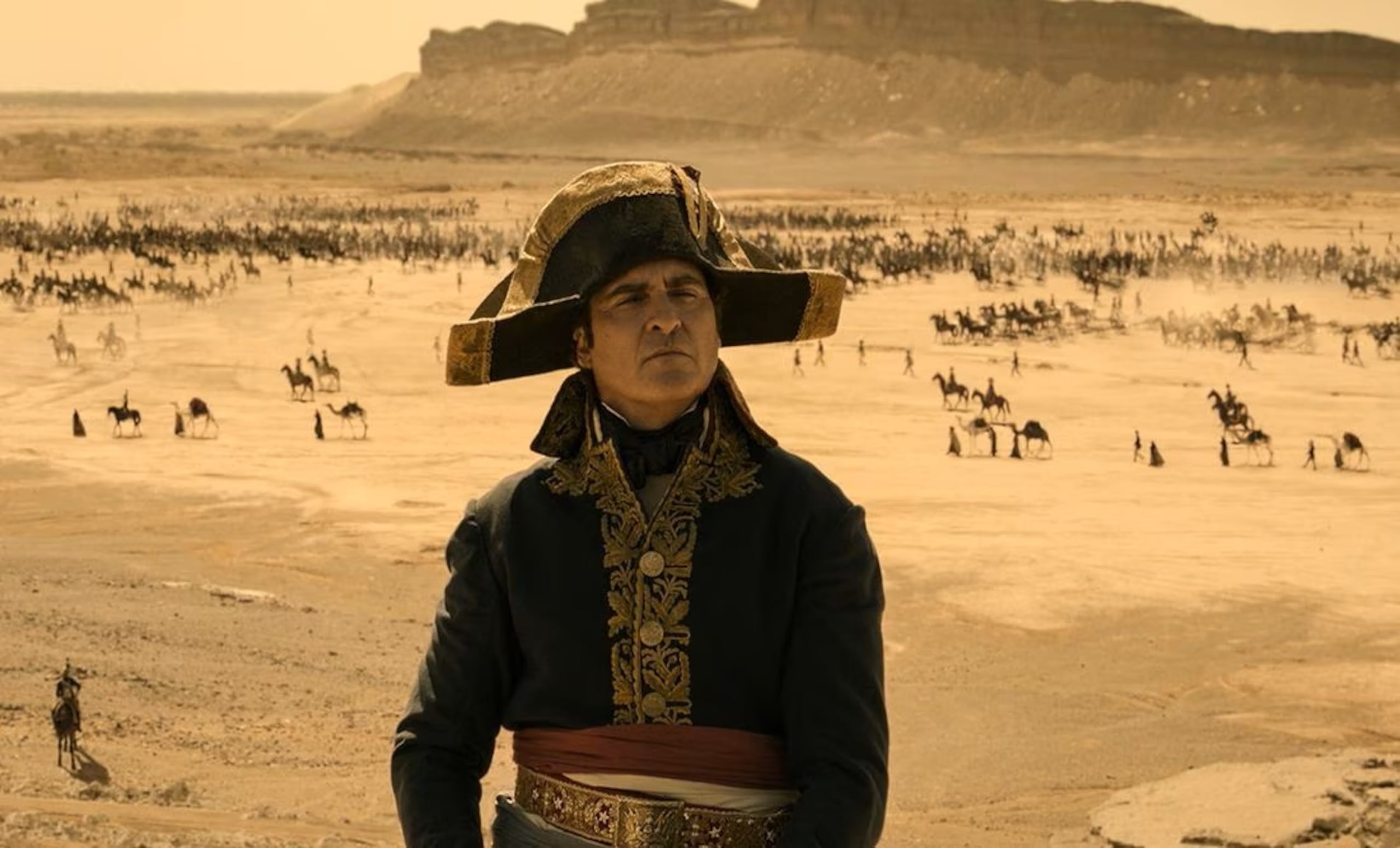 Joaquín Phoenix interpretando a Napoleón Bonaparte.