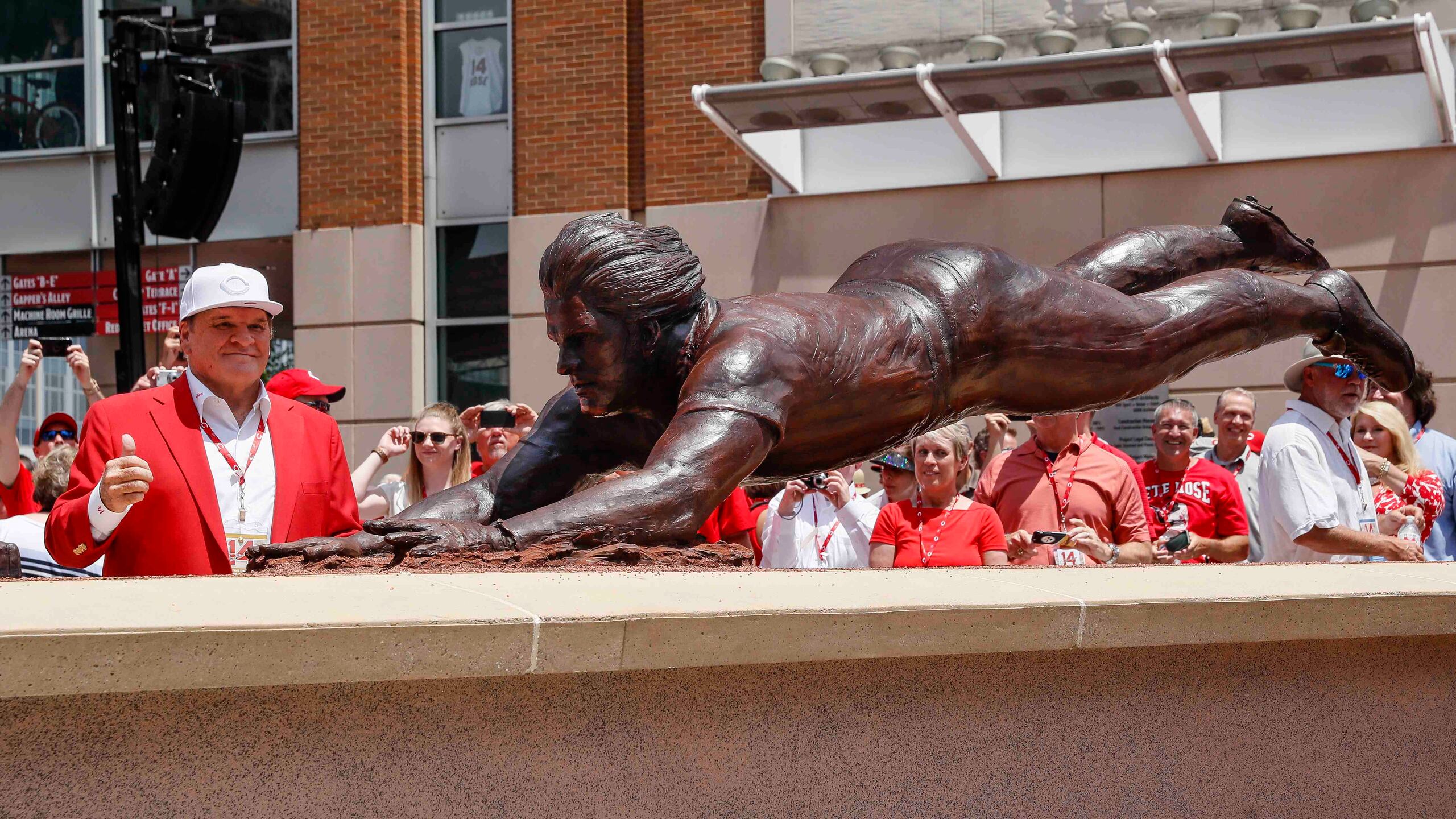El fin de semana dedicado a Rose y a la escultura se convirtió en un inusitado motivo de festejo. (AP)