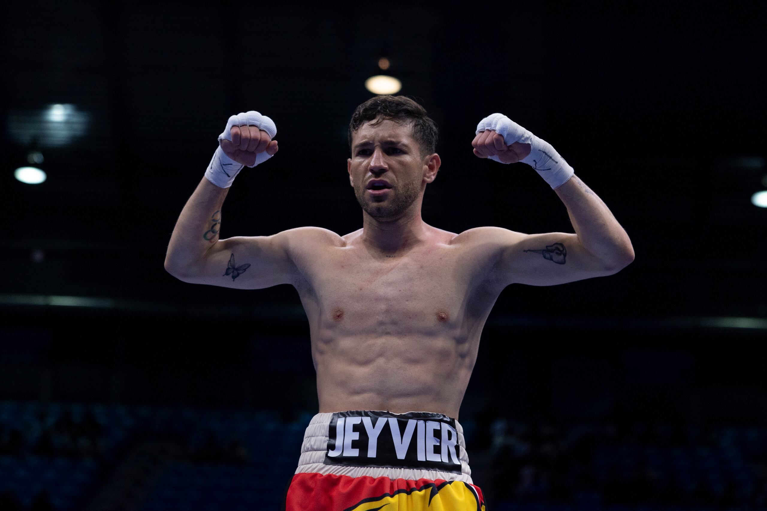 Cartelera Jeyvier Cintrón vs Carlos Mujica
