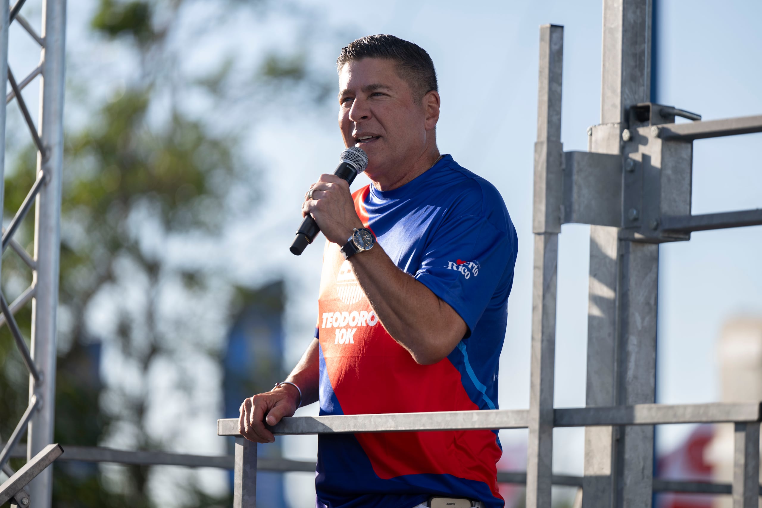 Raymond Arrieta antes de iniciar el 10K del Puente Teodoro Moscoso.