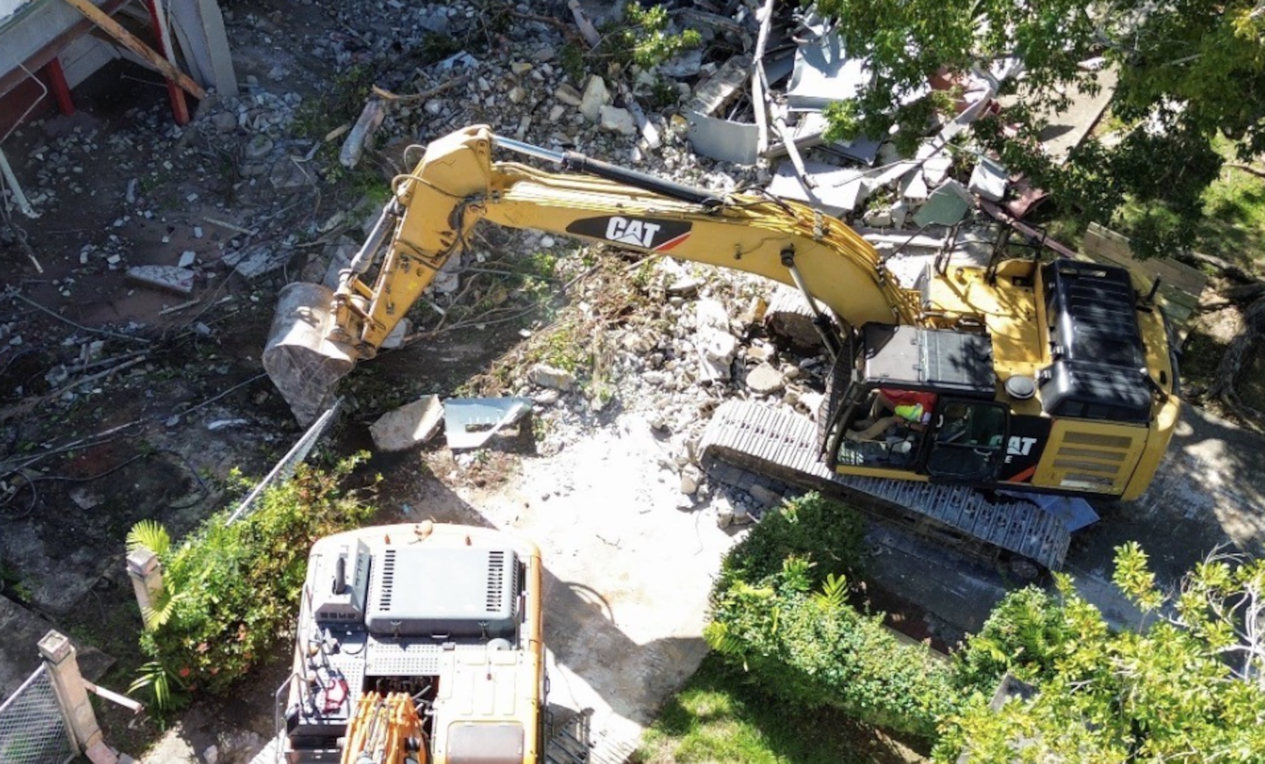 Demolición en Caguas.