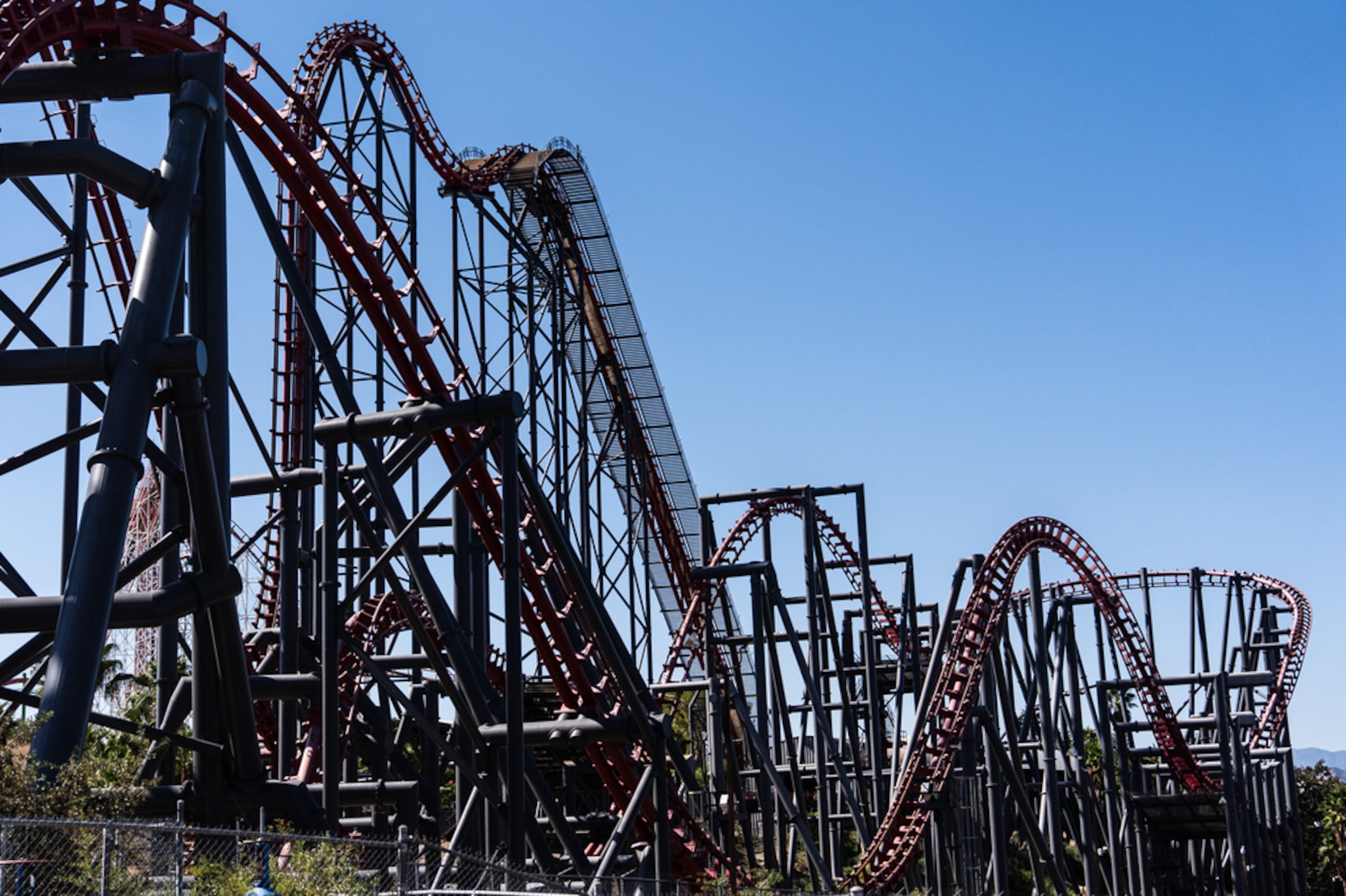 La montaña rusa X2 en el parque Six Flags Magic Mountain, en California.