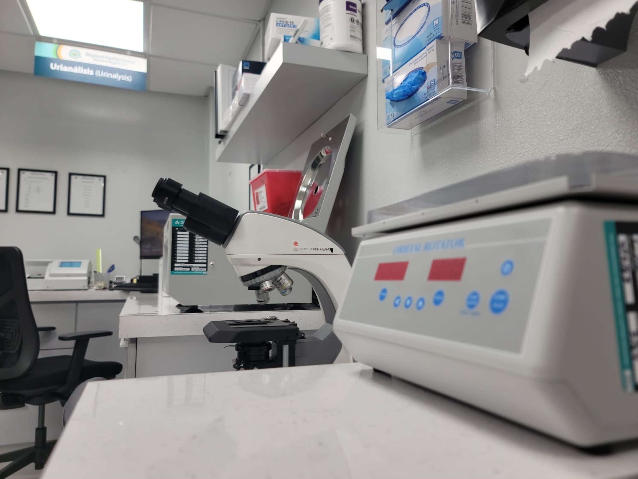 Inauguran laboratorio clínico dirigido a personas sin hogar en Mayagüez.